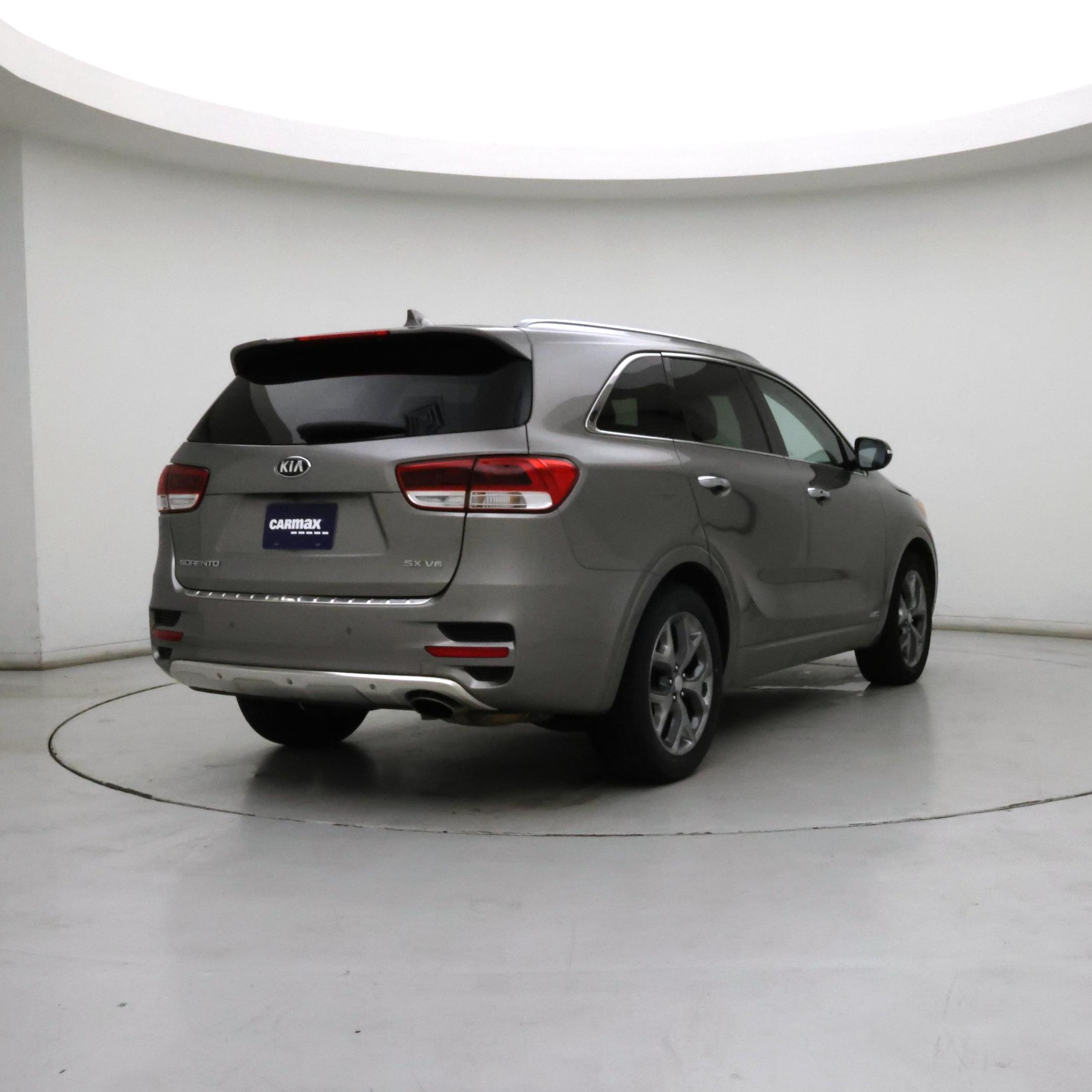 Thumbnail: 2017 Kia Sorento - 8