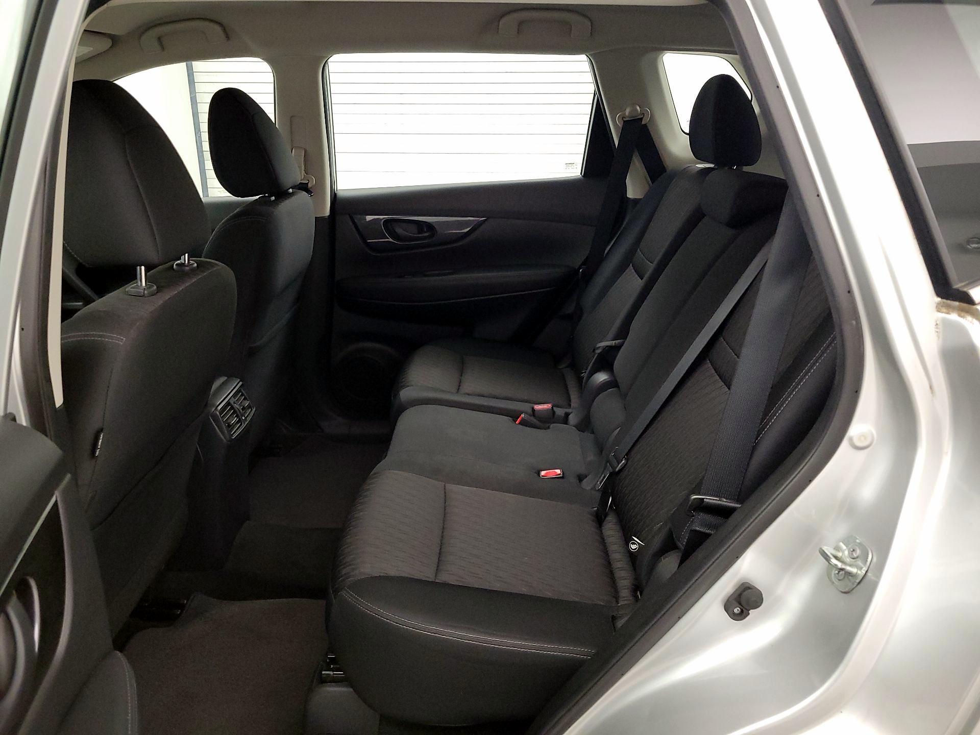 Thumbnail: 2019 Nissan Rogue - 19