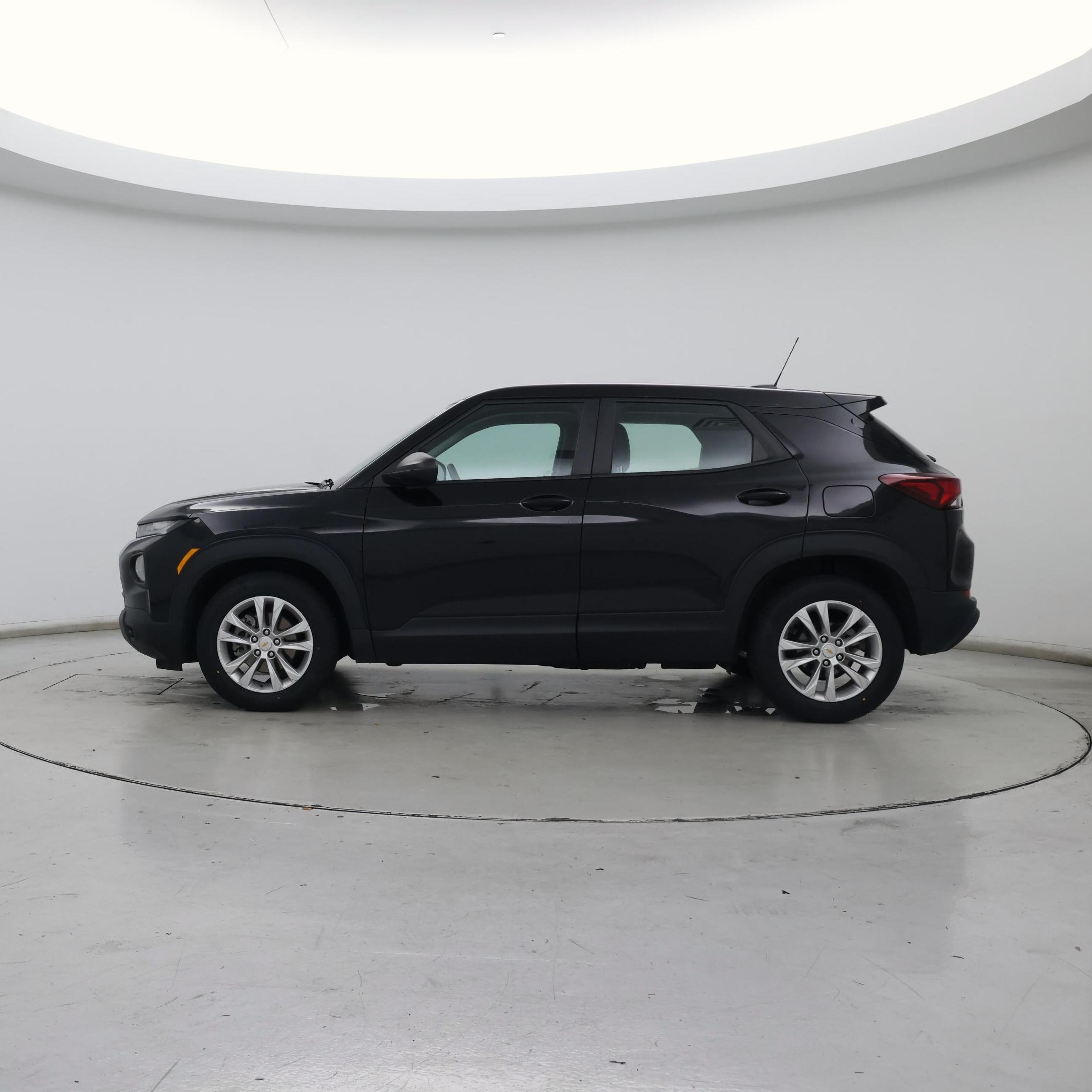 Thumbnail: 2022 Chevrolet TrailBlazer - 3