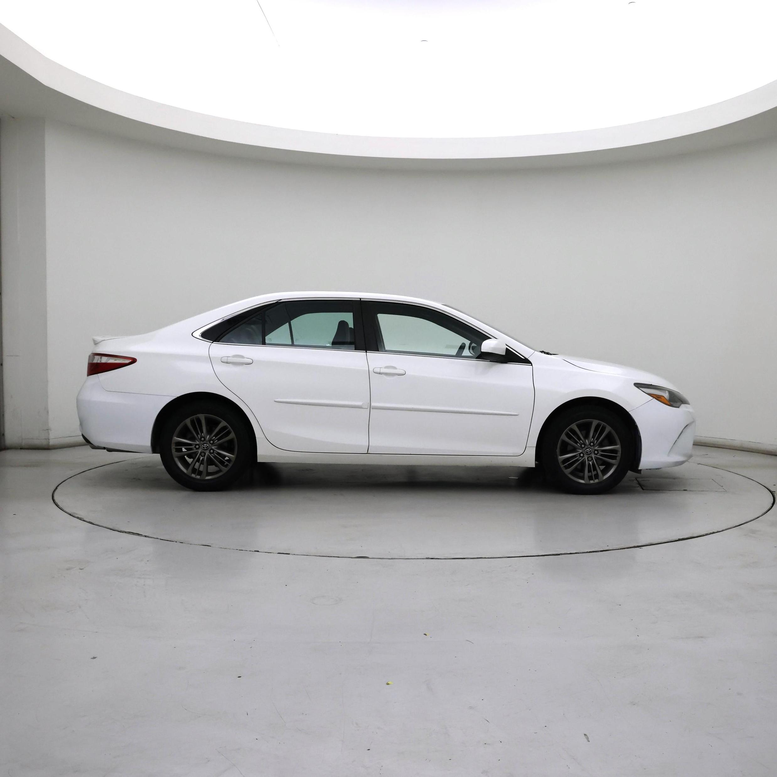 Thumbnail: 2017 Toyota Camry - 7