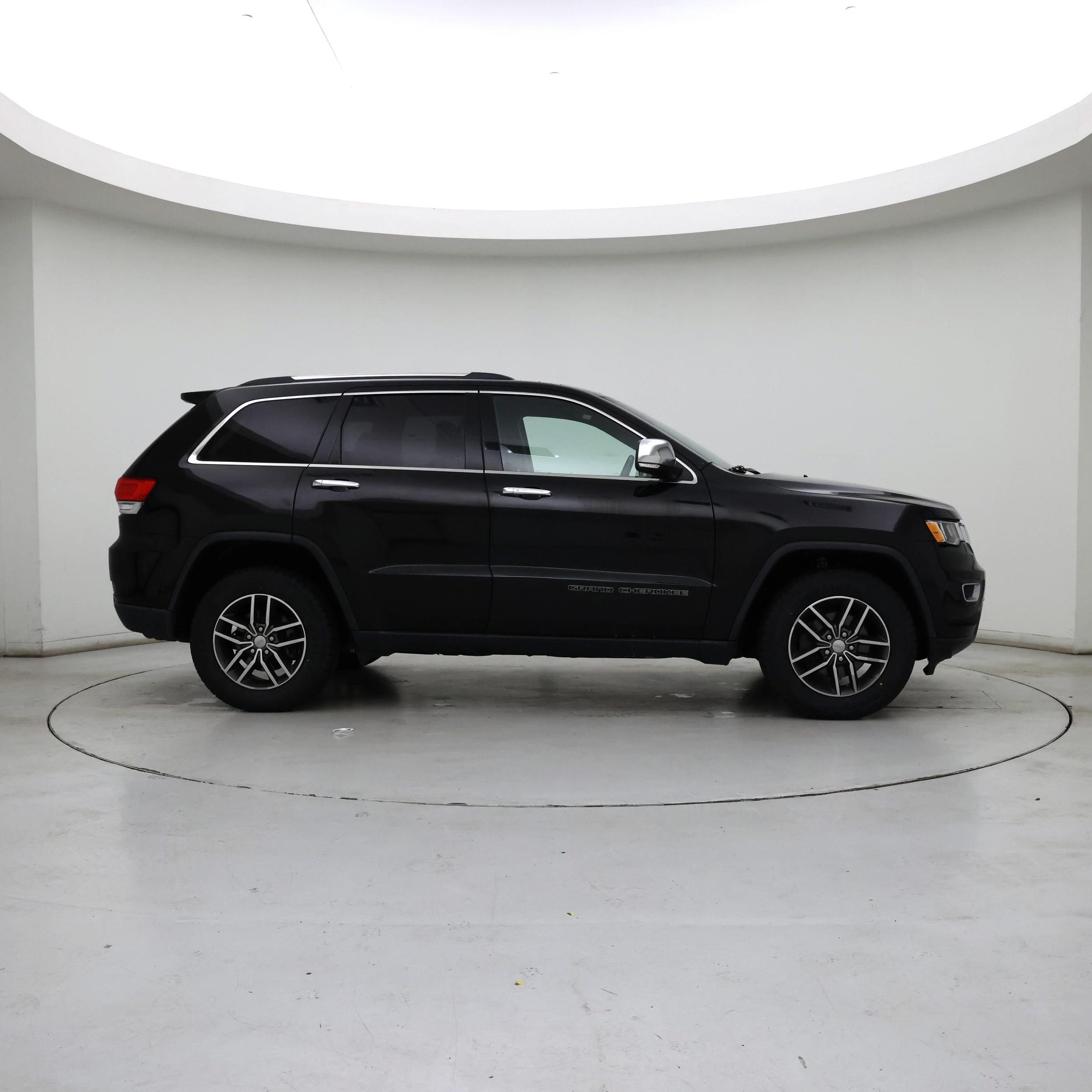 Thumbnail: 2017 Jeep Grand Cherokee - 7
