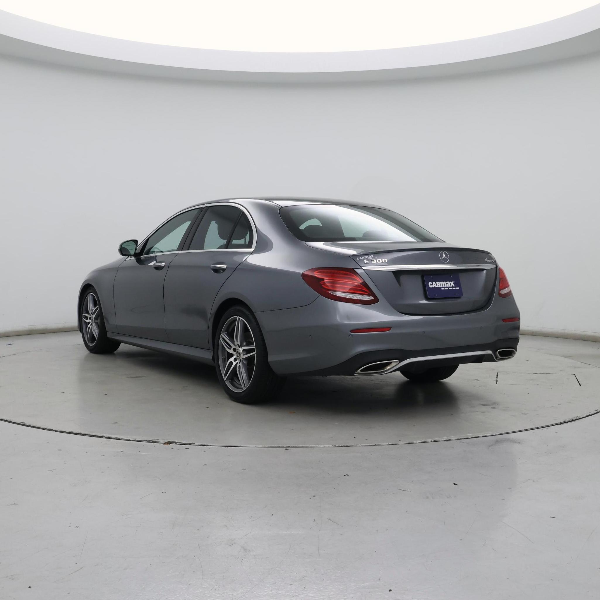 Thumbnail: 2018 Mercedes-Benz E-Class - 2