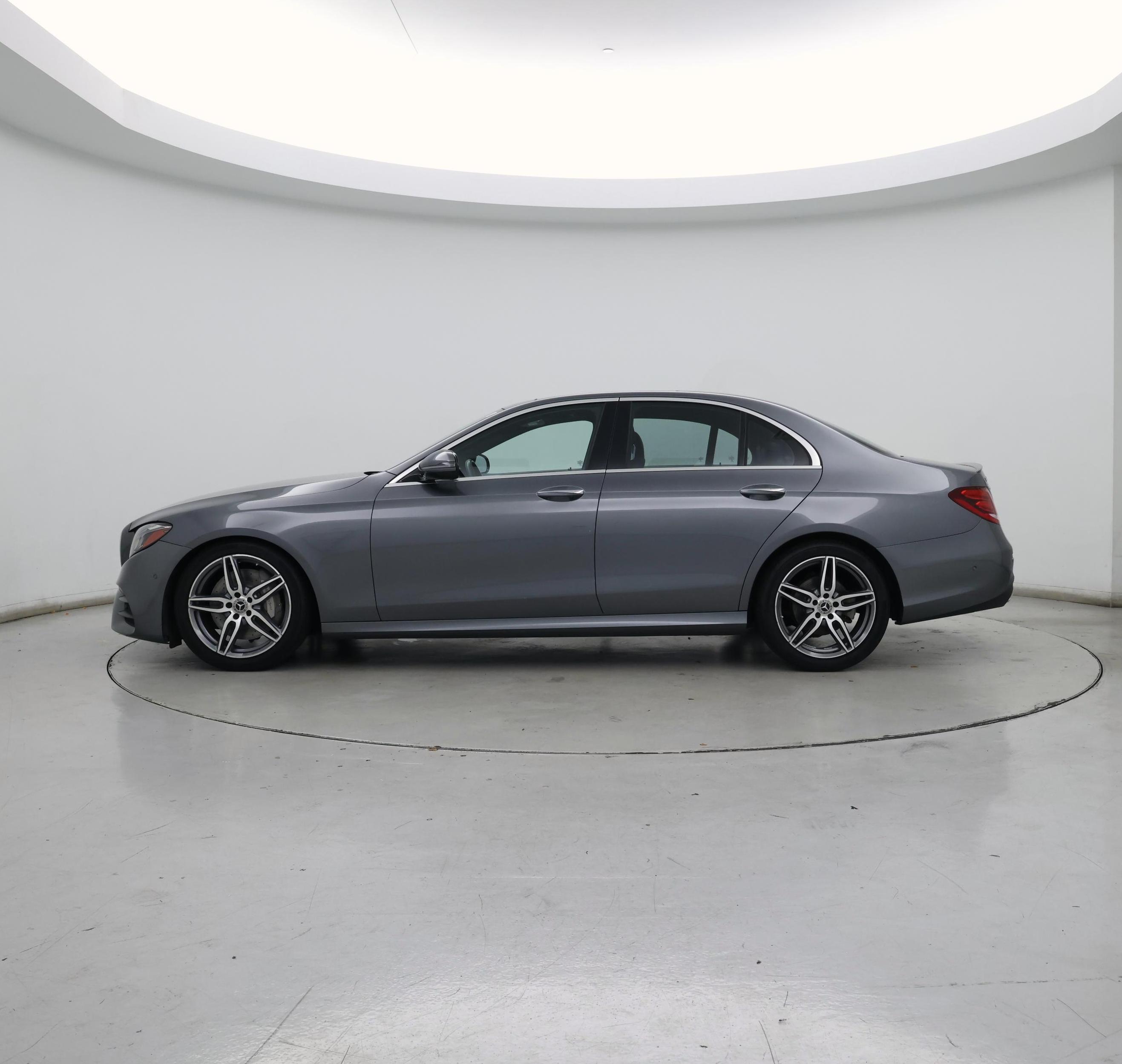 Thumbnail: 2018 Mercedes-Benz E-Class - 3