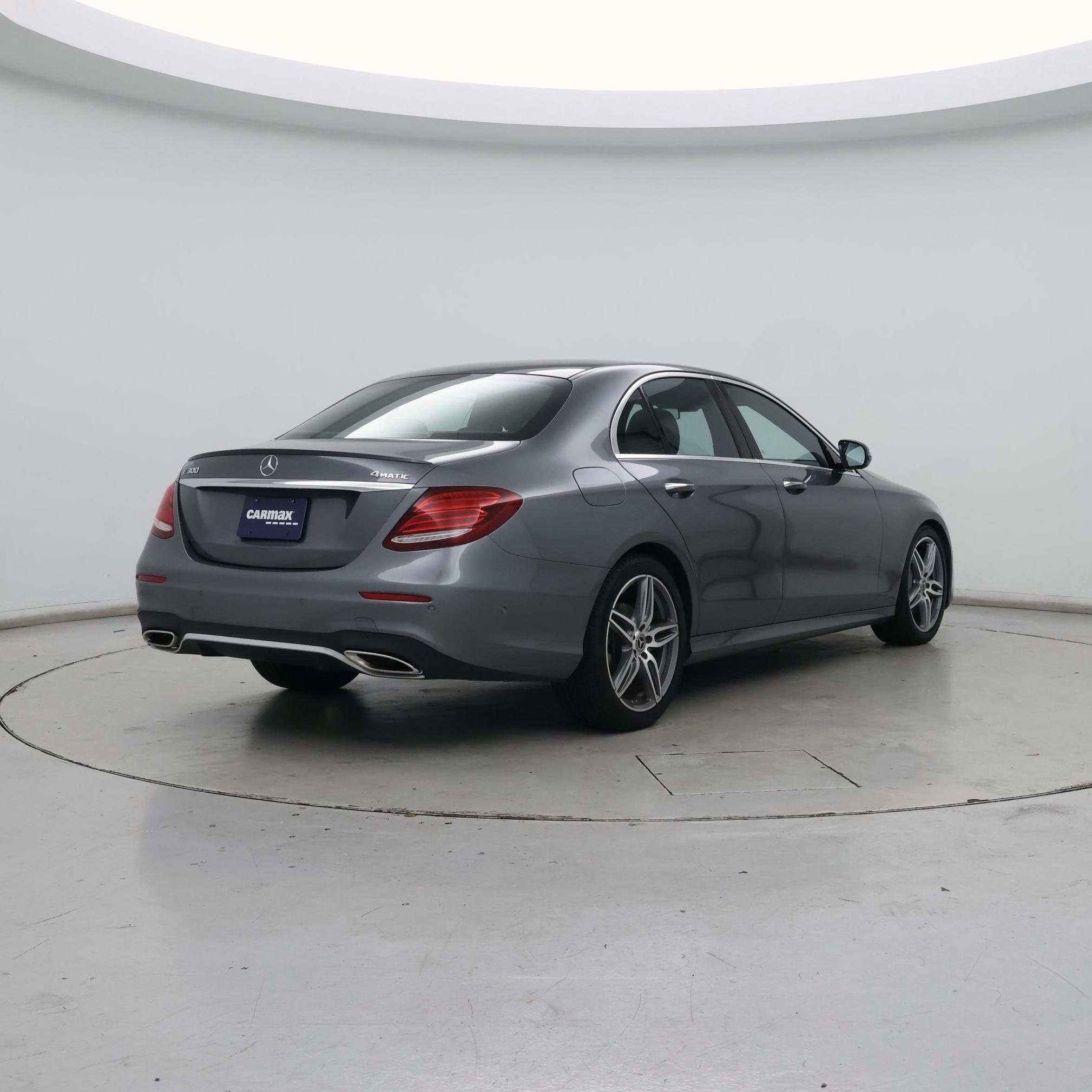 Thumbnail: 2018 Mercedes-Benz E-Class - 8