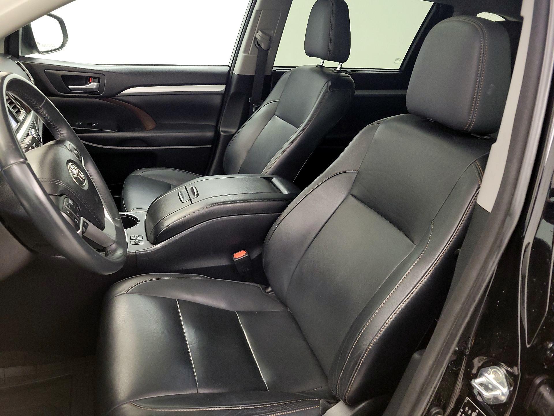 Thumbnail: 2016 Toyota Highlander - 11