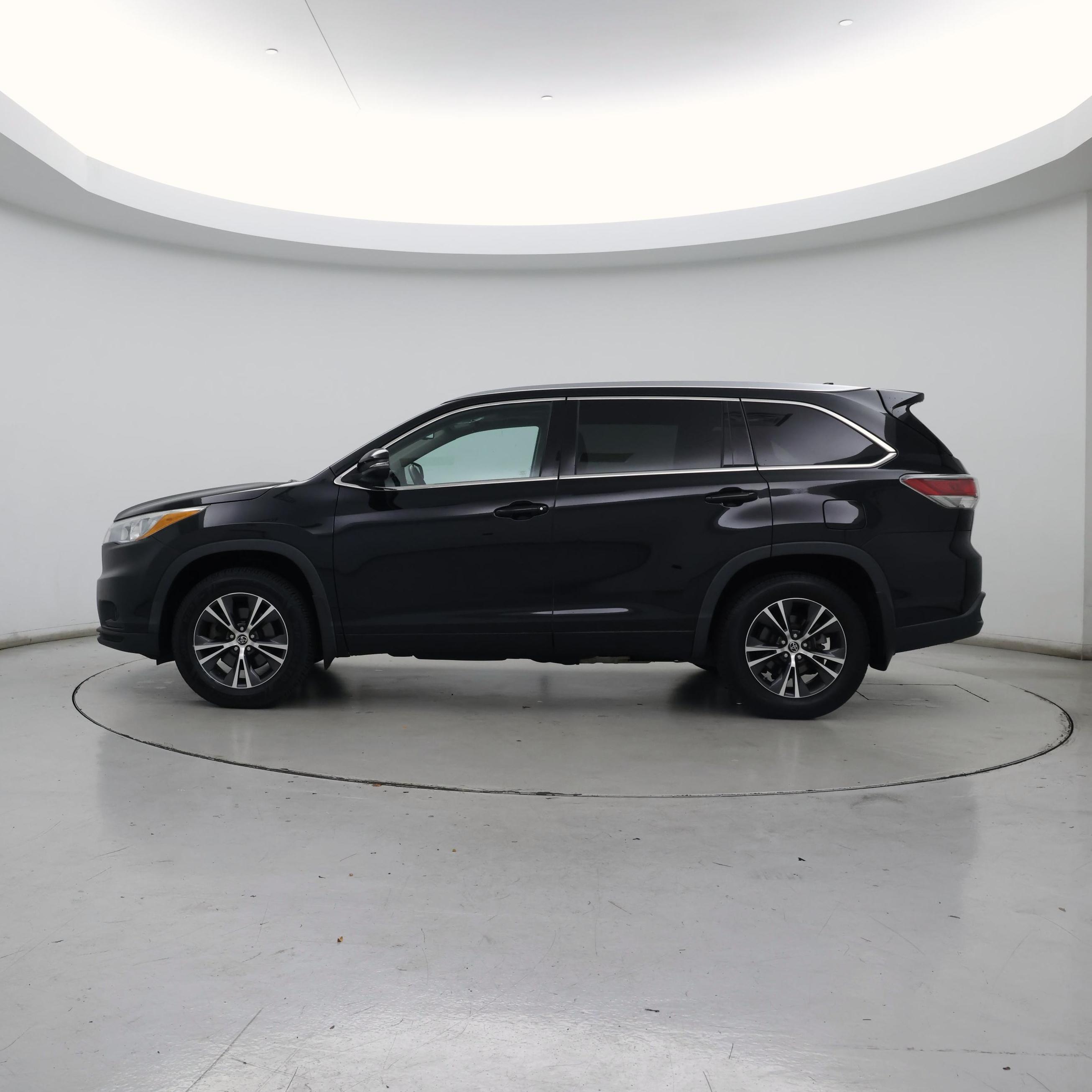Thumbnail: 2016 Toyota Highlander - 3