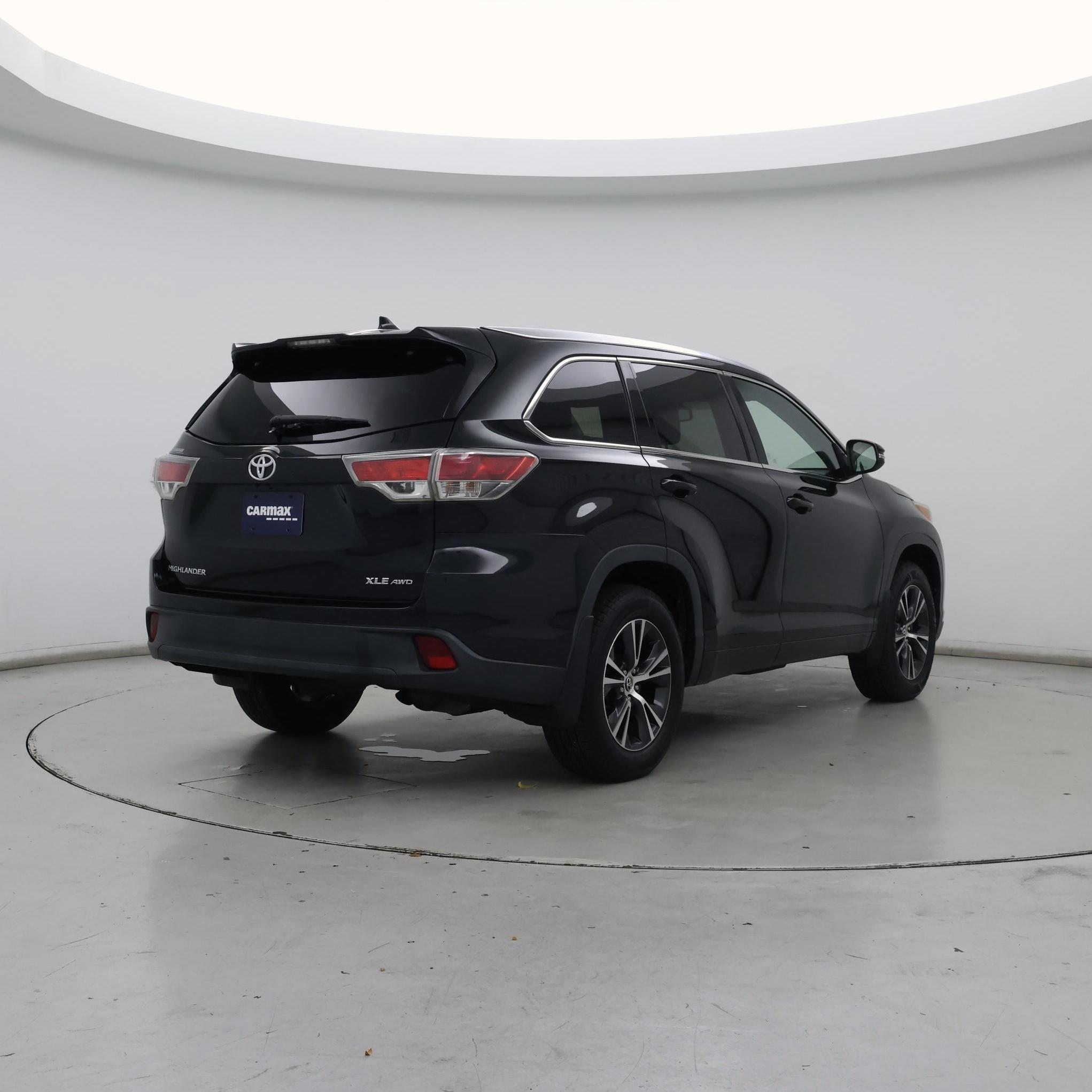 Thumbnail: 2016 Toyota Highlander - 8
