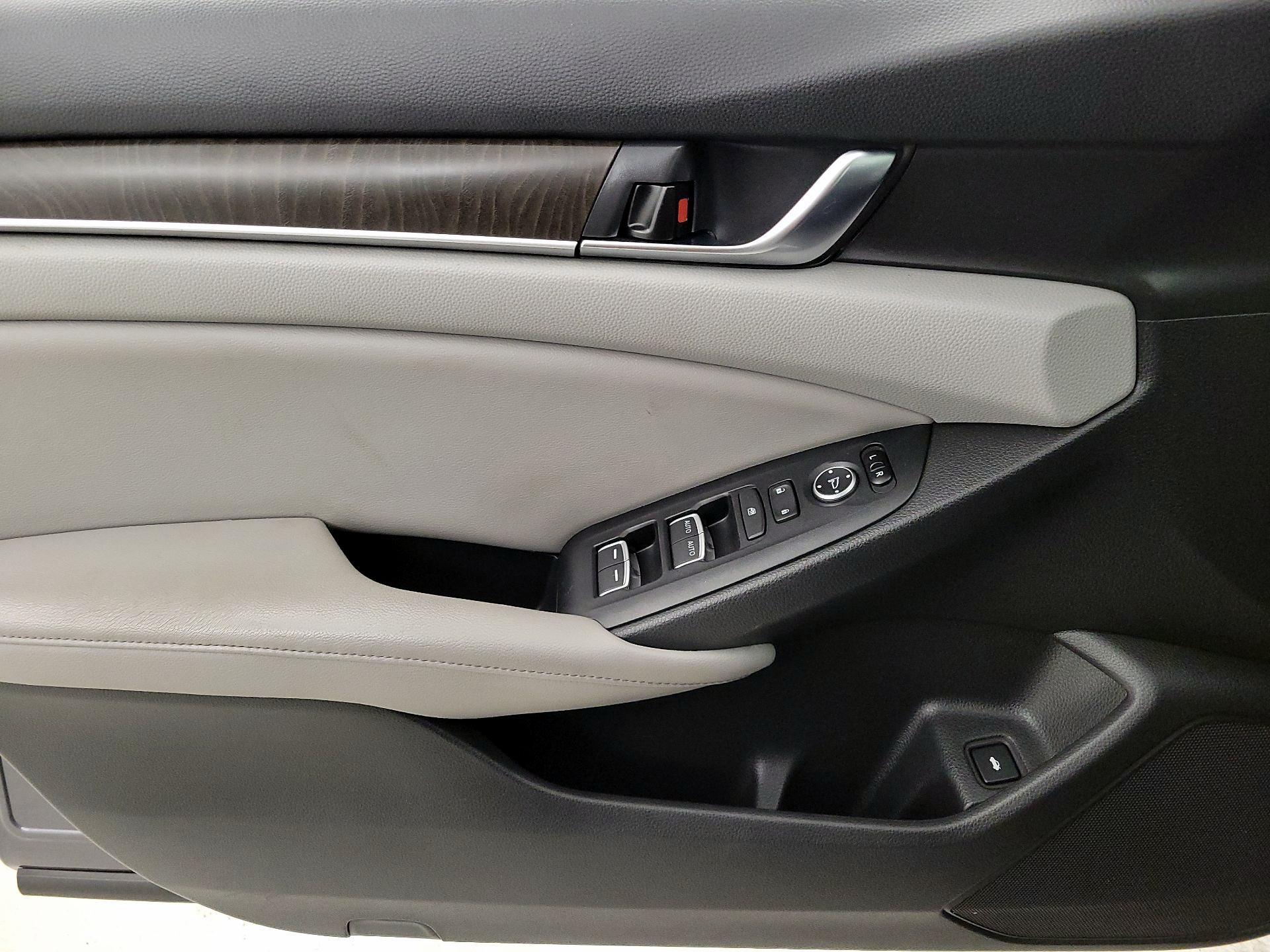 Thumbnail: 2018 Honda Accord - 12