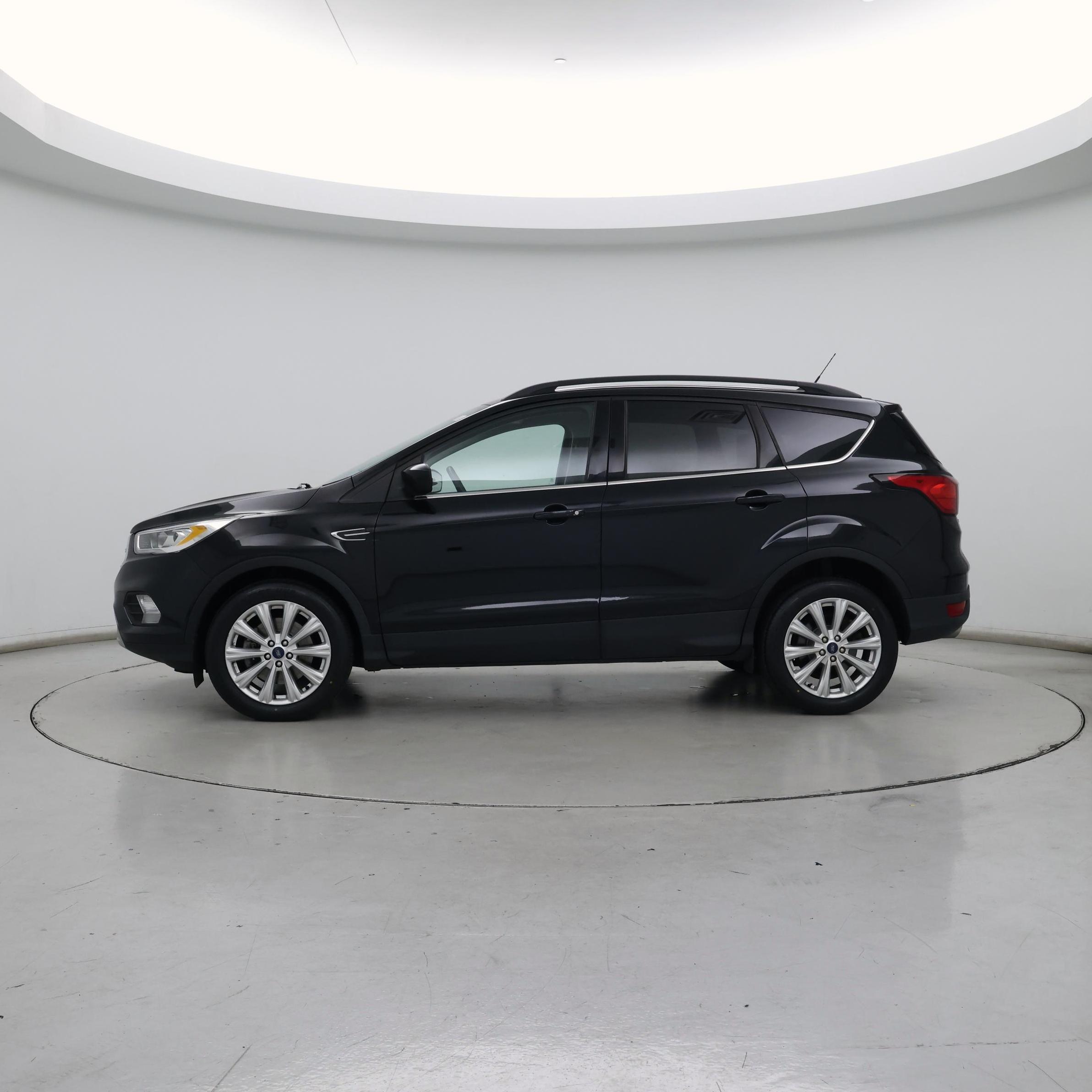Thumbnail: 2019 Ford Escape - 3