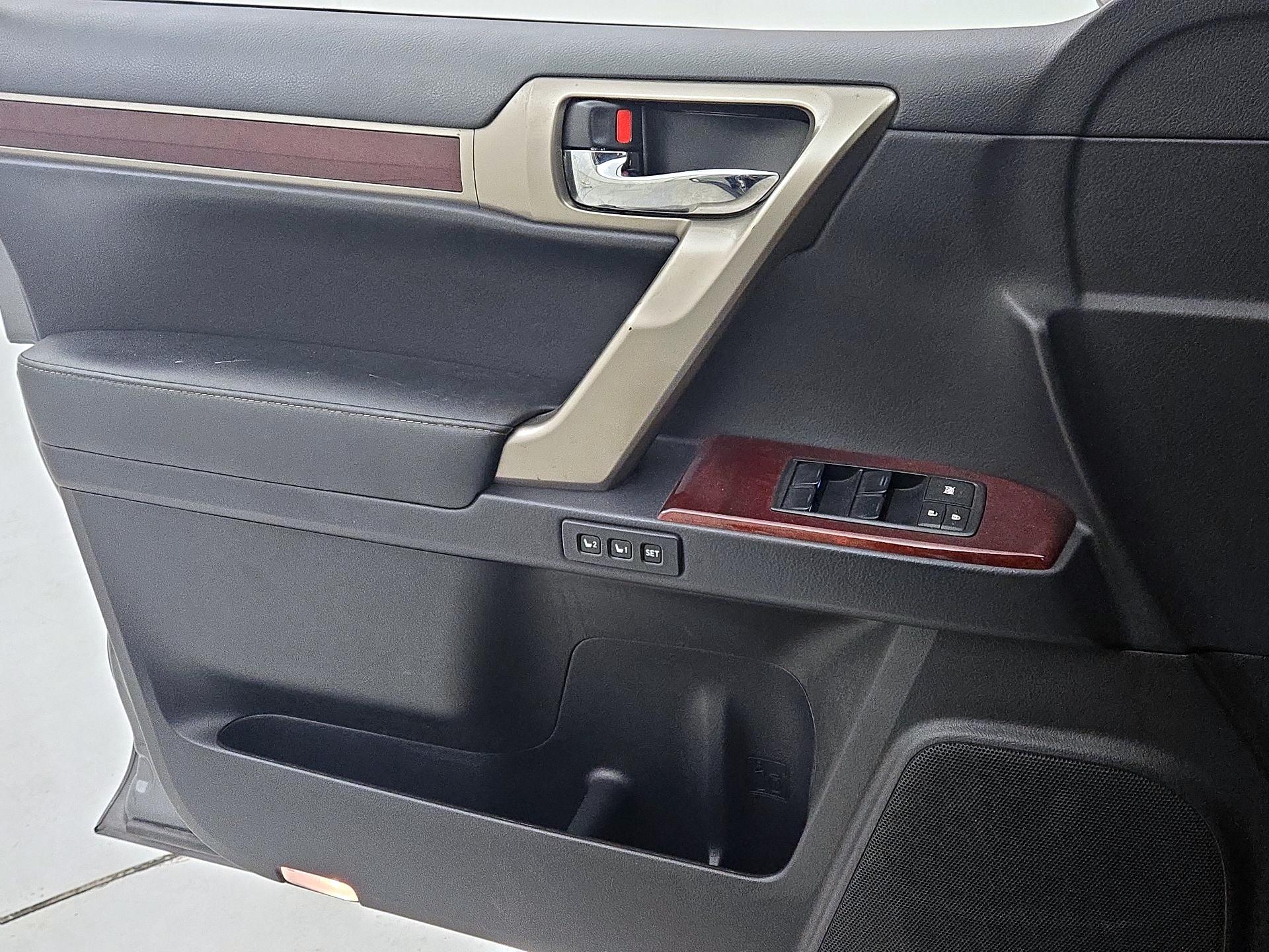 Thumbnail: 2016 Lexus GX - 12