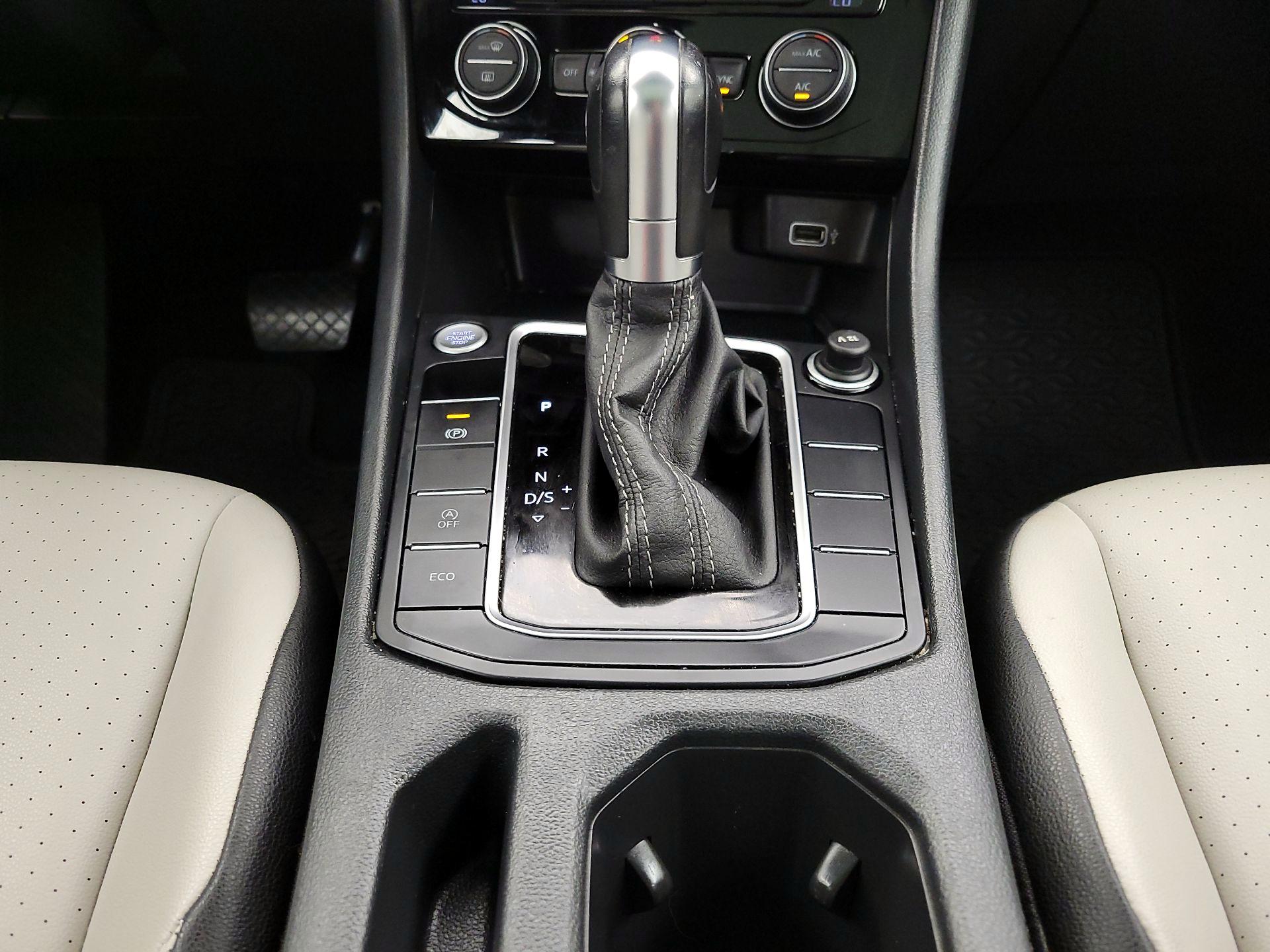 Thumbnail: 2019 Volkswagen Jetta - 17