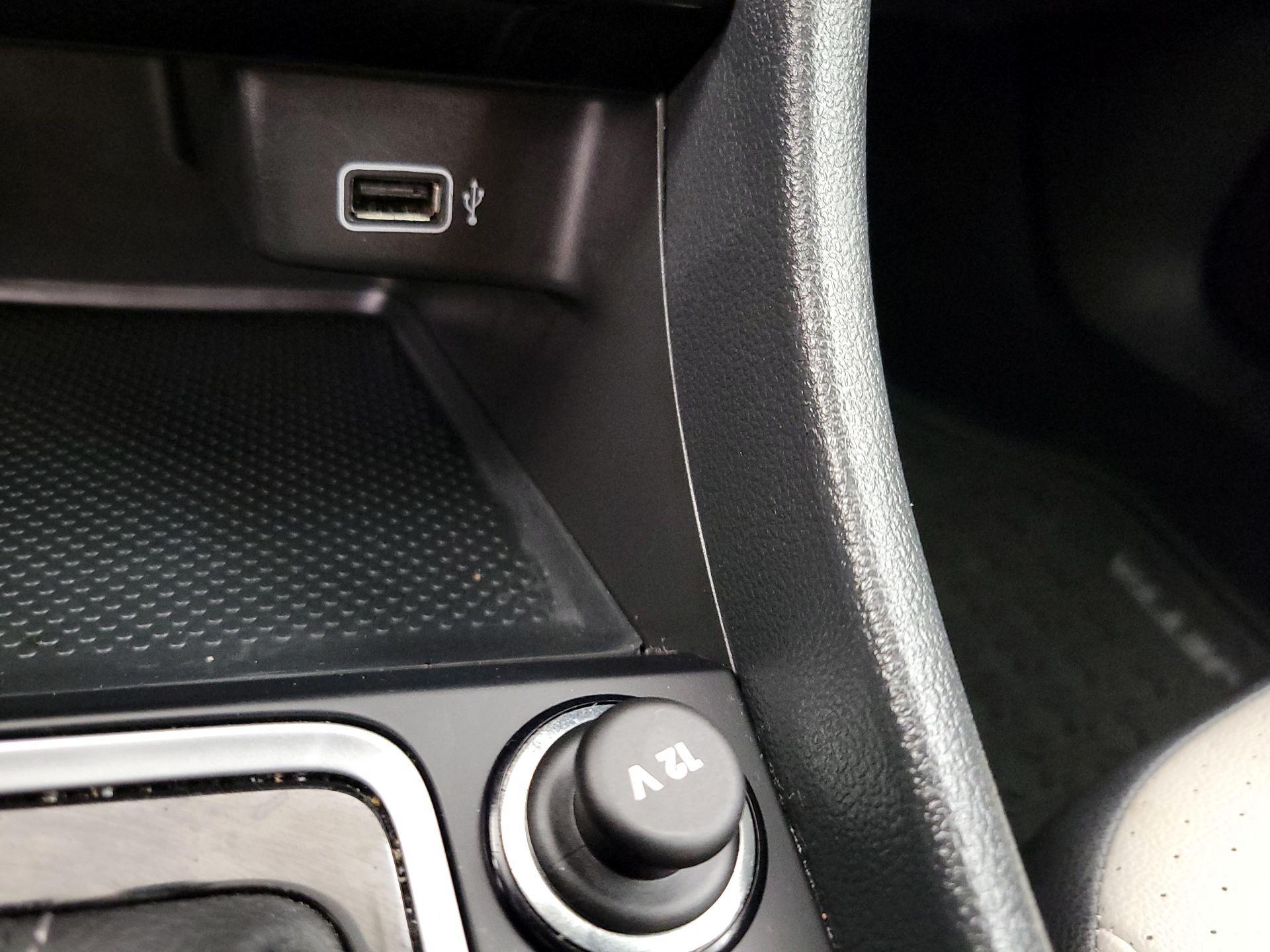 Thumbnail: 2019 Volkswagen Jetta - 18