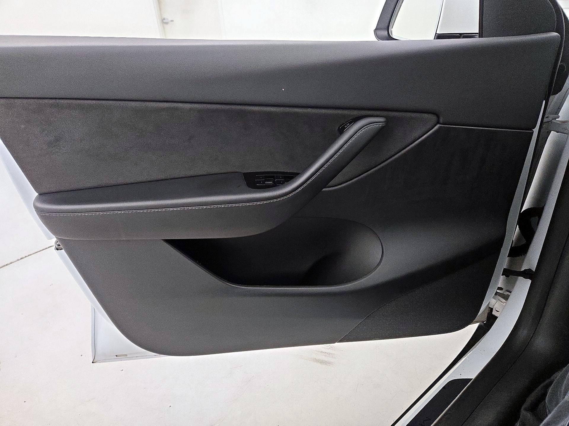 Thumbnail: 2021 Tesla Model Y - 12