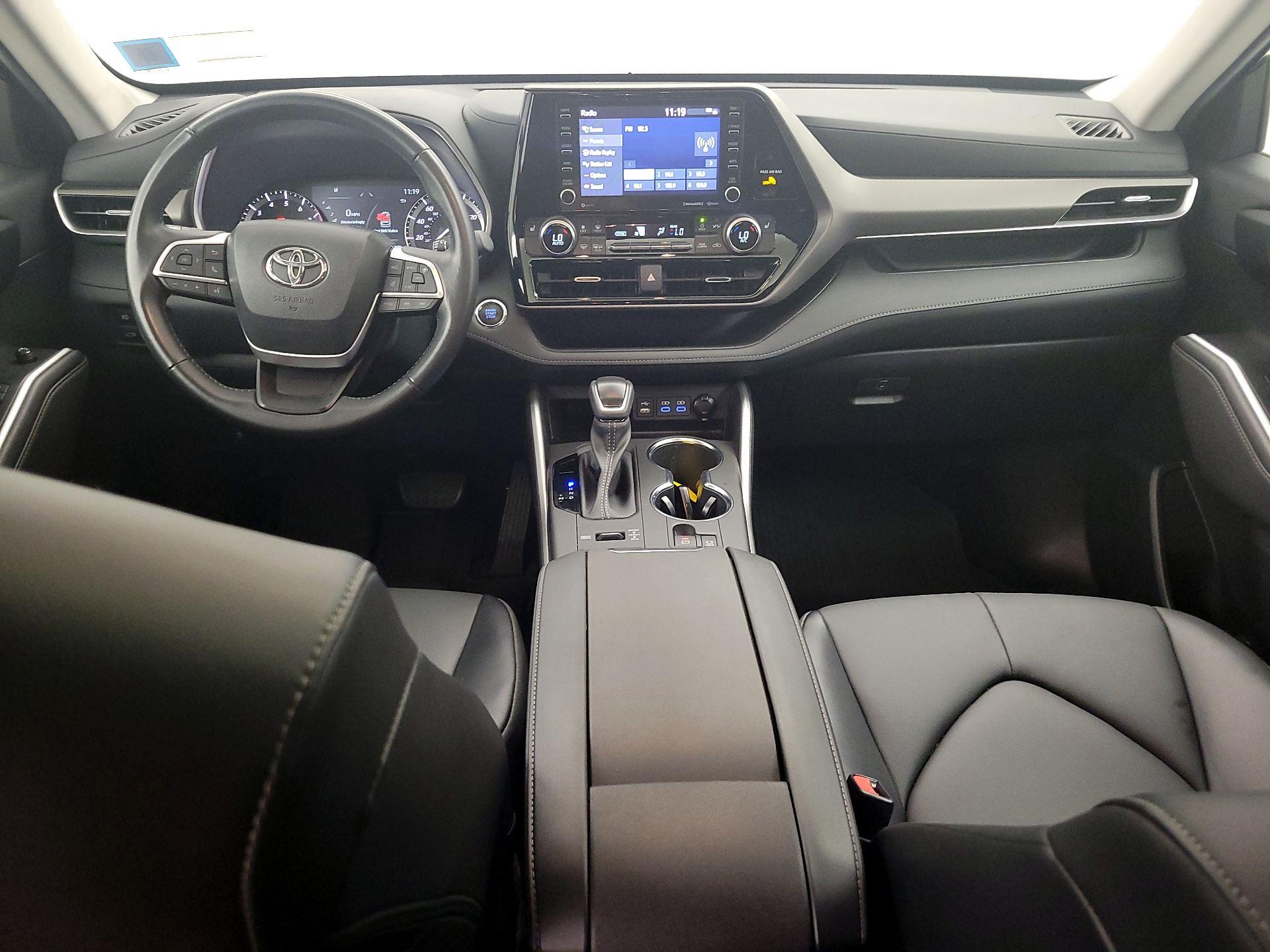 Thumbnail: 2022 Toyota Highlander - 9