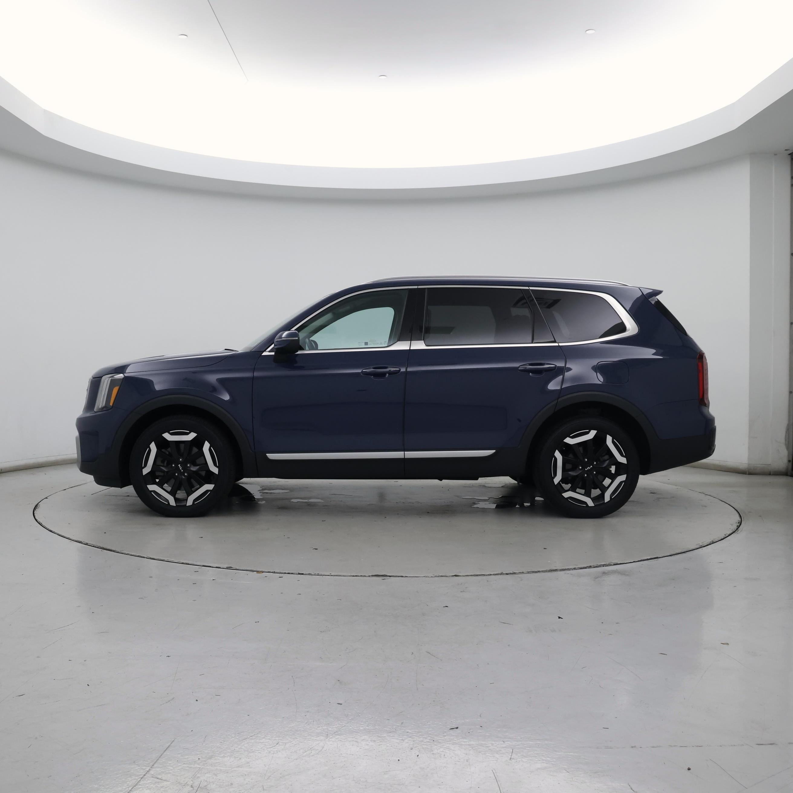Thumbnail: 2023 Kia Telluride - 3