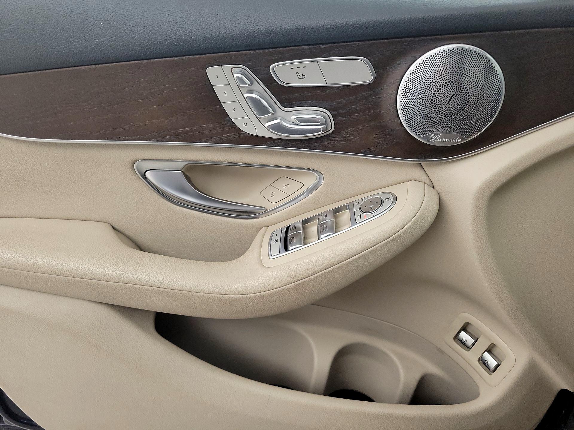 Thumbnail: 2019 Mercedes-Benz GLC - 12