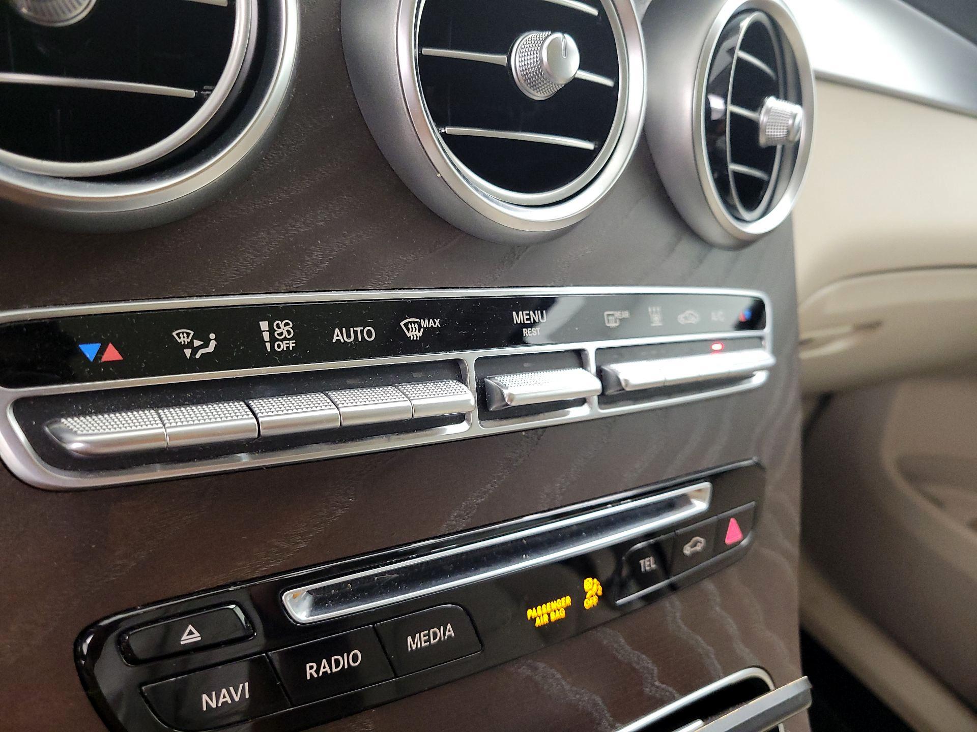 Thumbnail: 2019 Mercedes-Benz GLC - 16