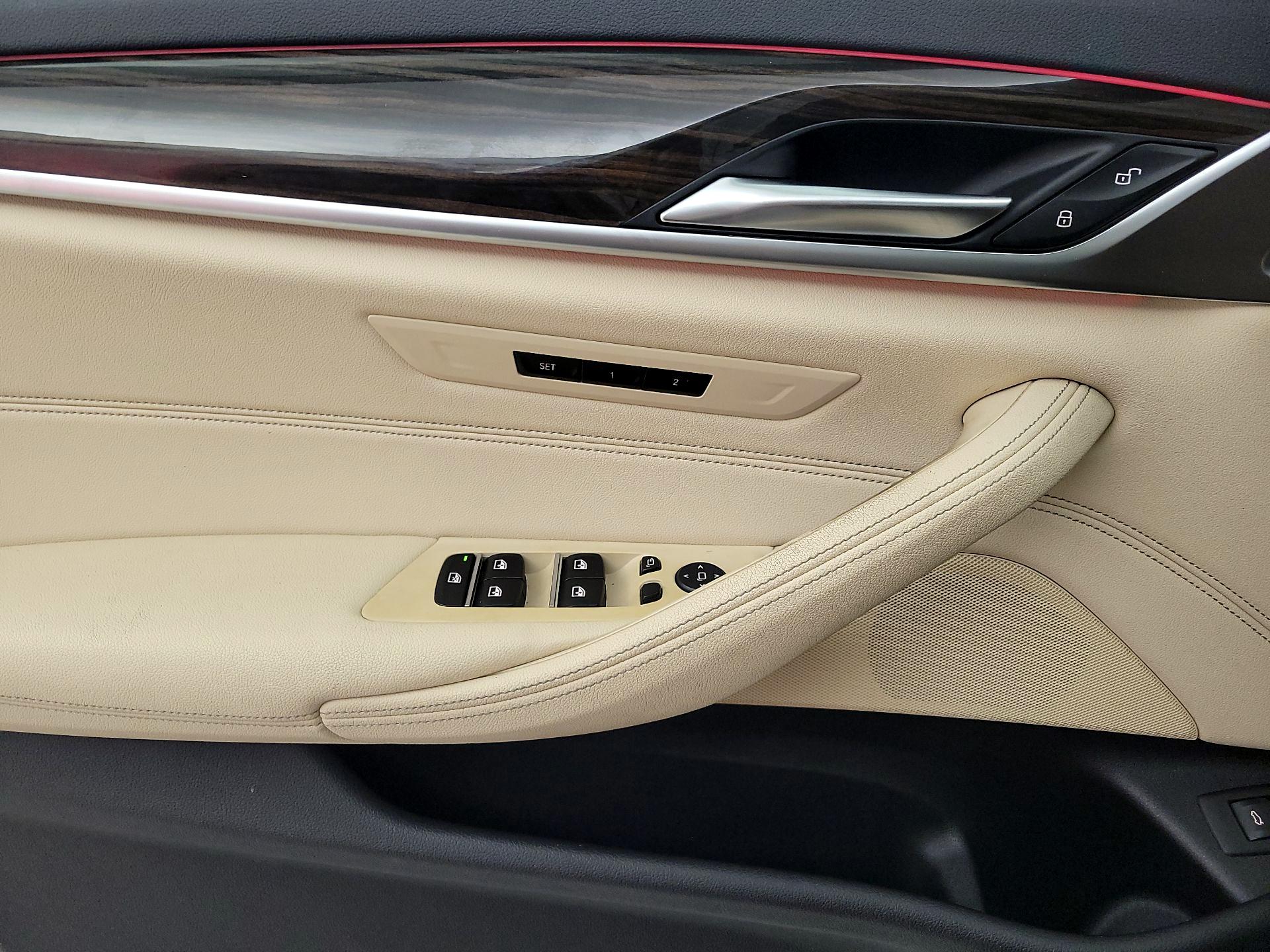 Thumbnail: 2021 BMW 5 Series - 12