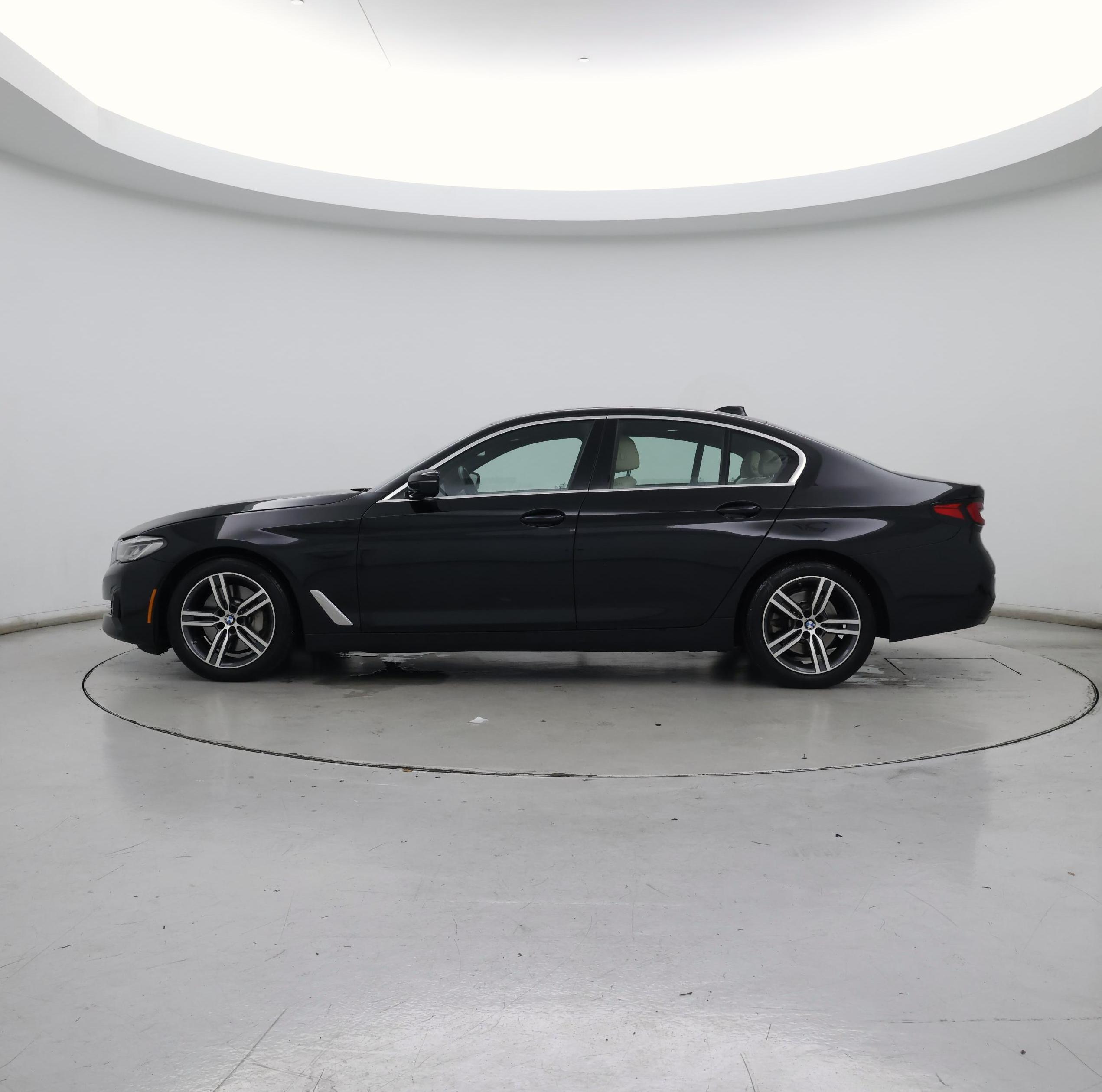 Thumbnail: 2021 BMW 5 Series - 3