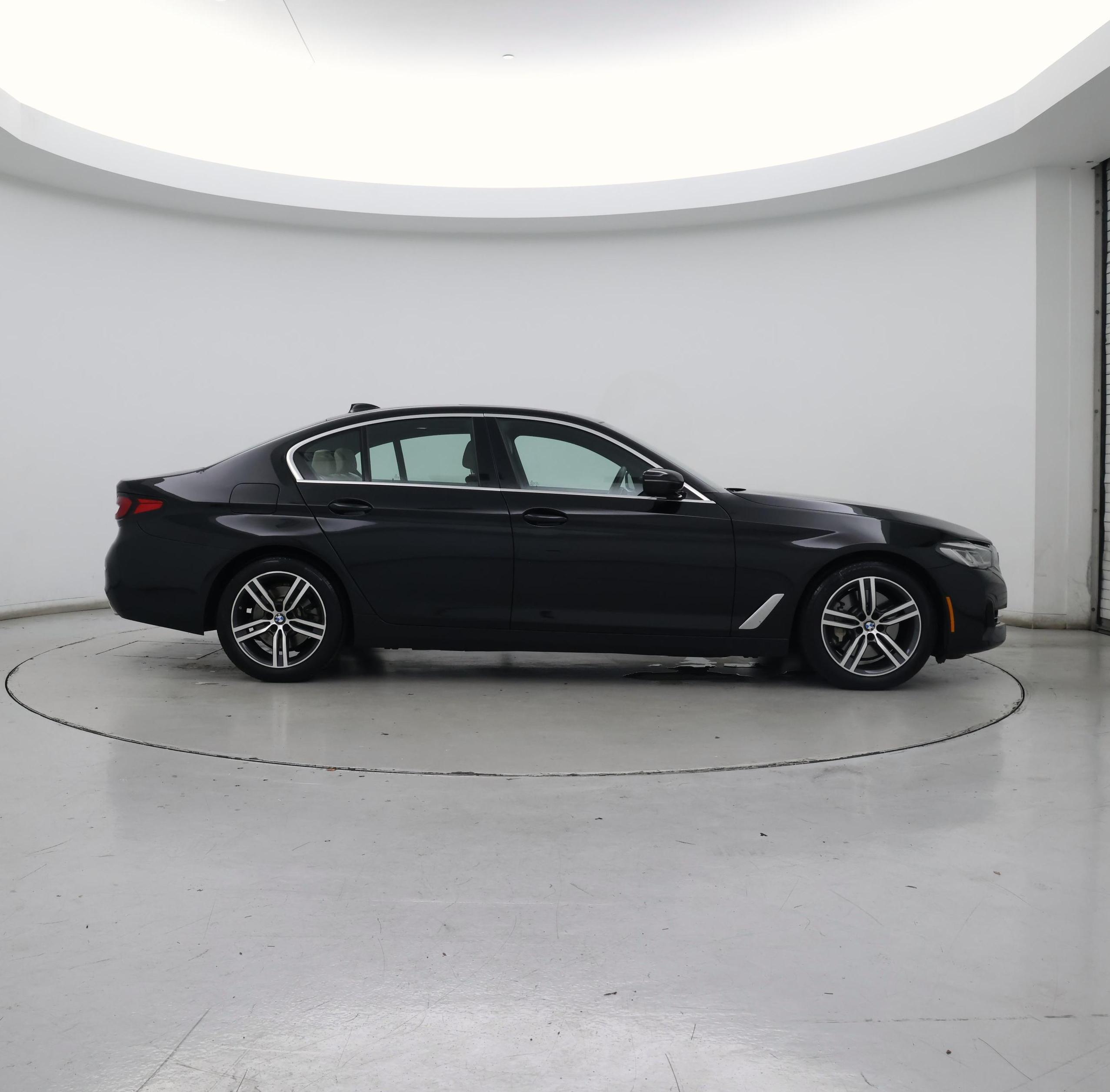 Thumbnail: 2021 BMW 5 Series - 7