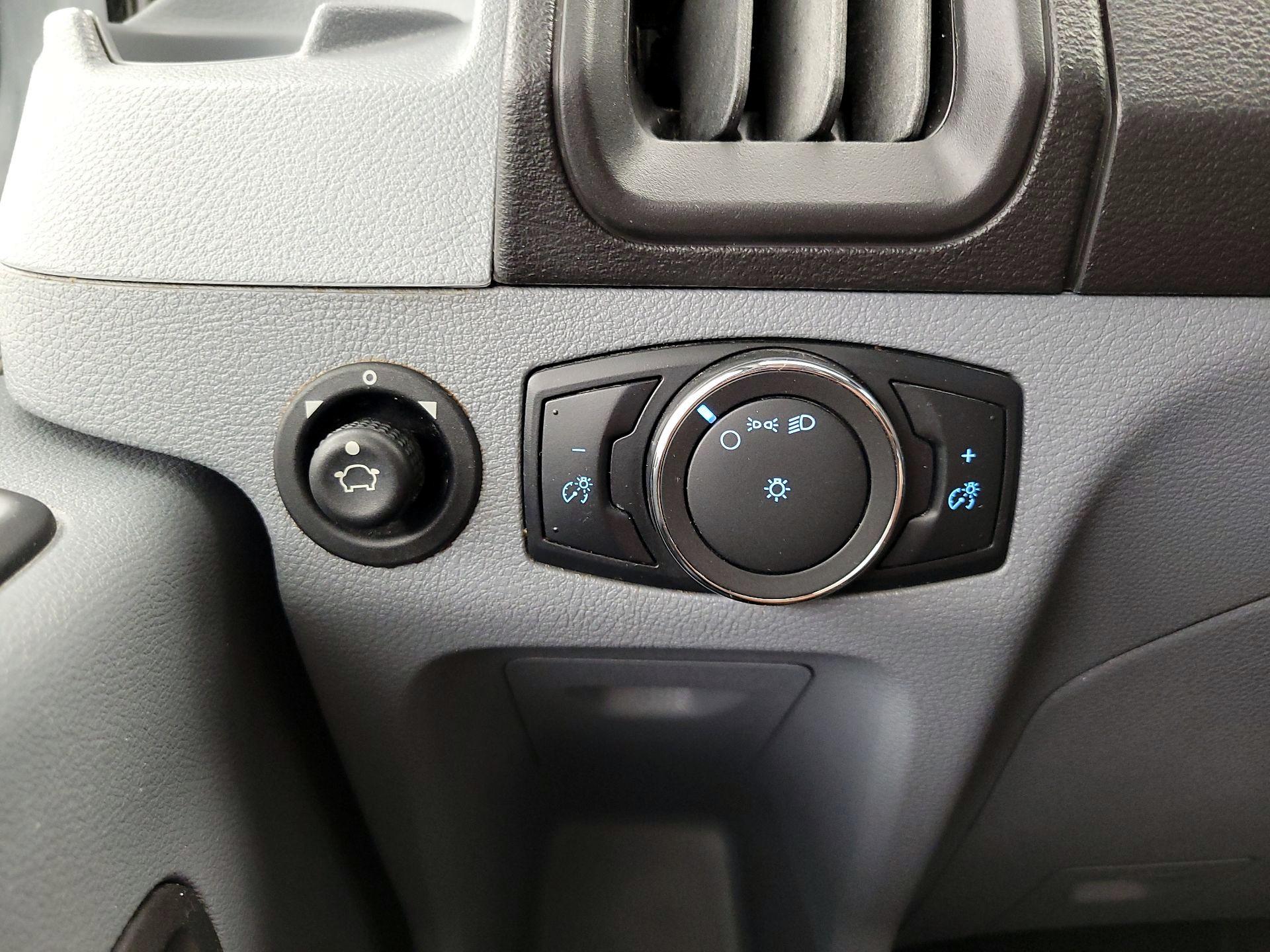 Thumbnail: 2019 Ford Transit Series - 13