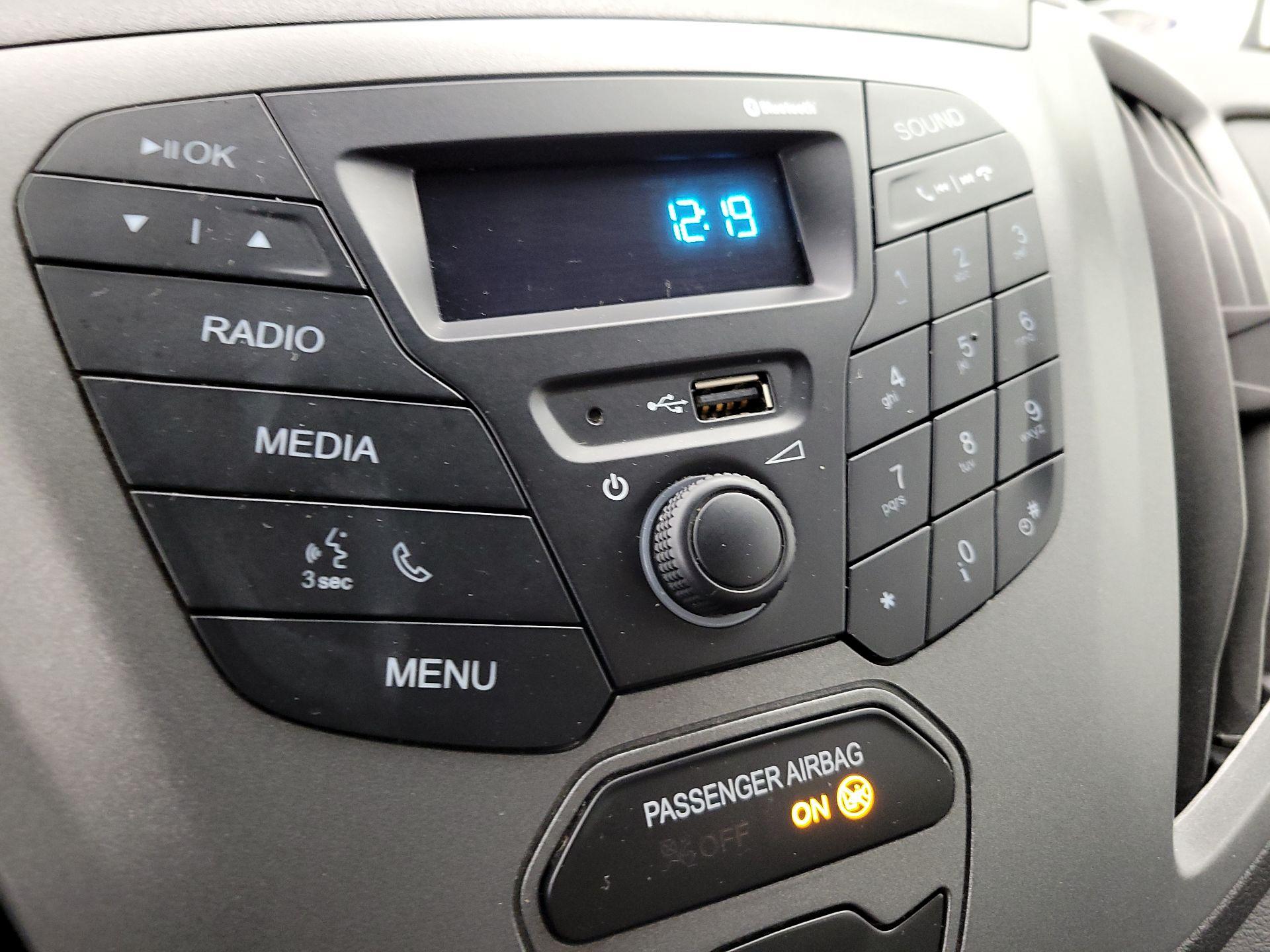 Thumbnail: 2019 Ford Transit Series - 18