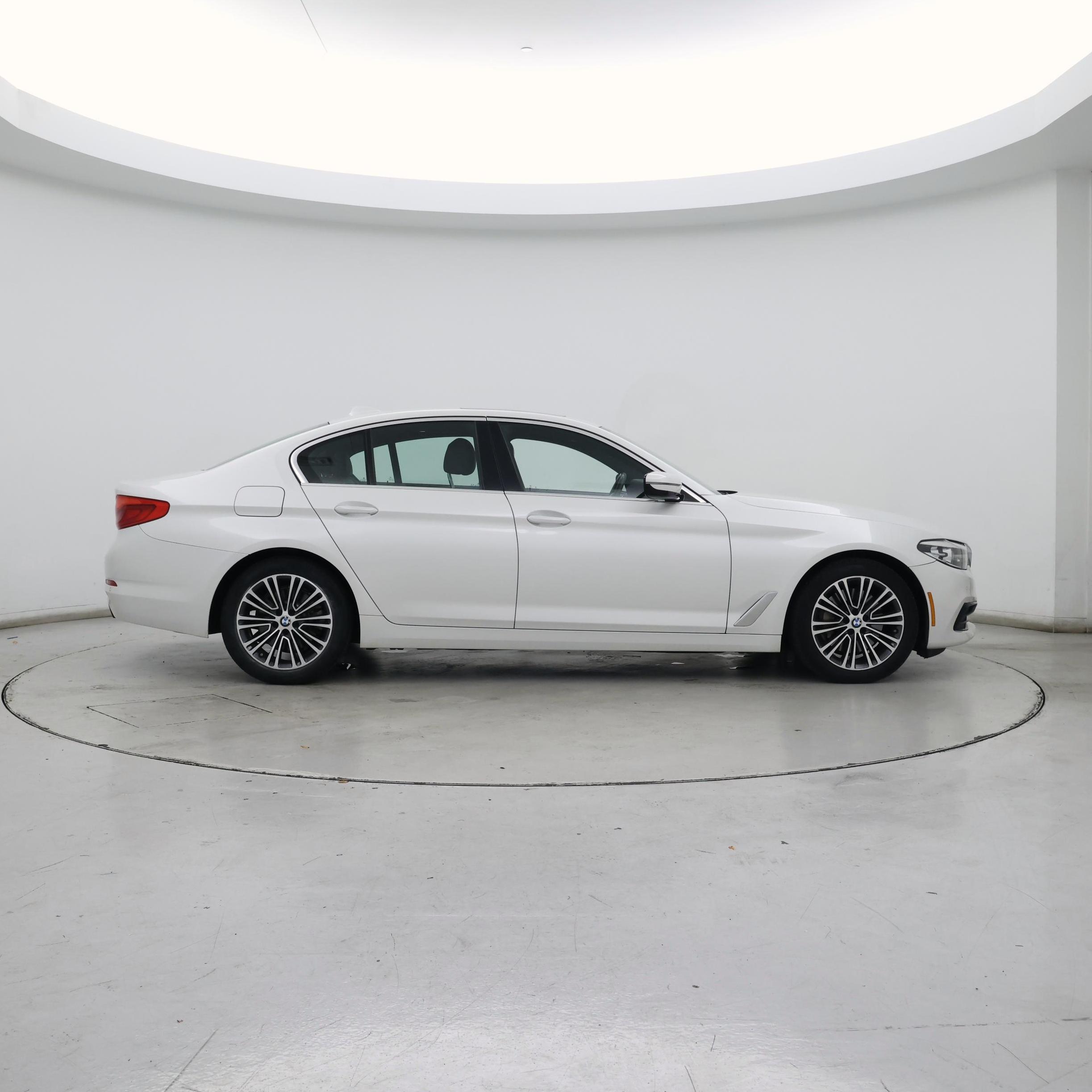 Thumbnail: 2019 BMW 5 Series - 7