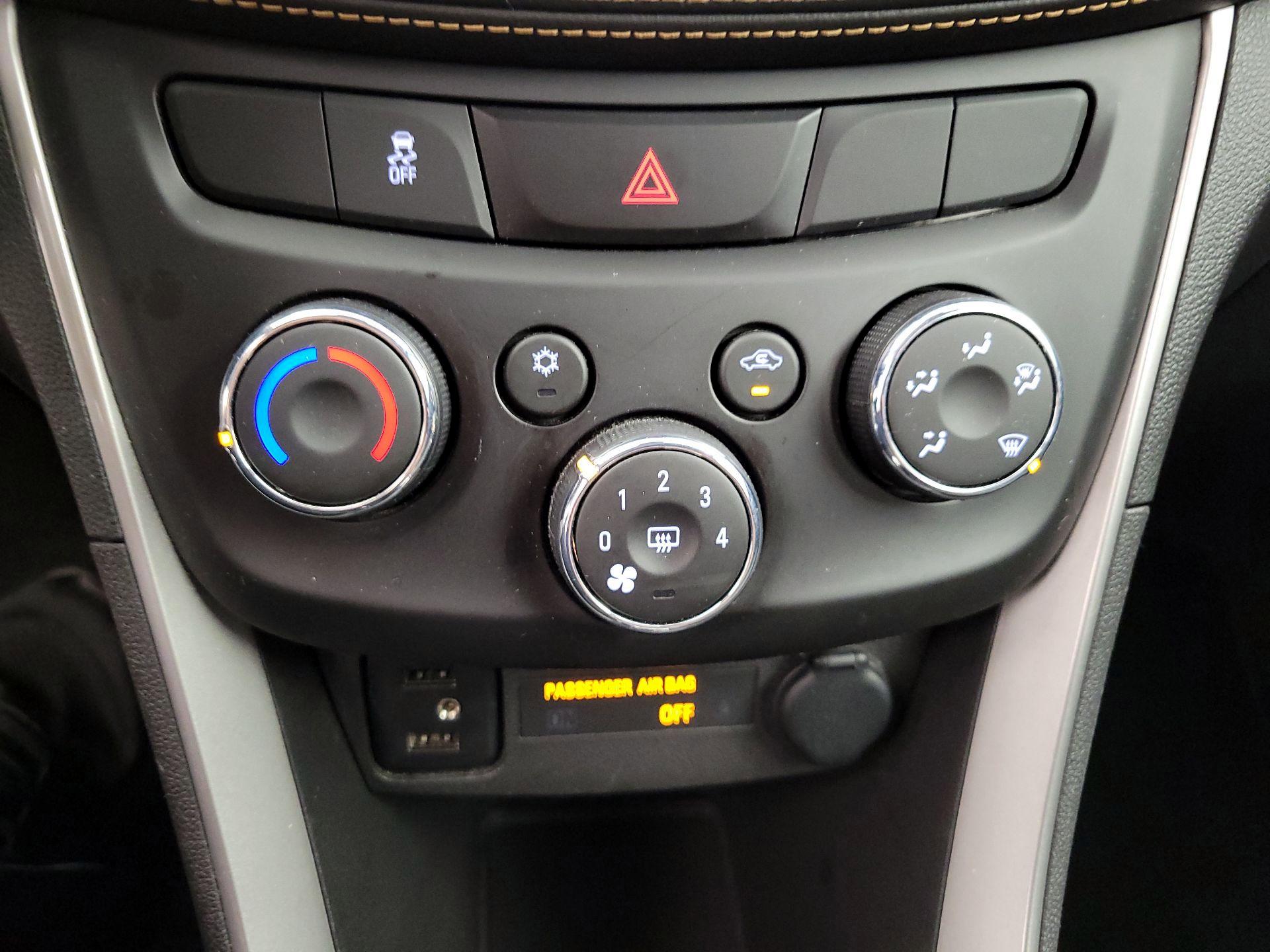 Thumbnail: 2018 Chevrolet Trax - 16