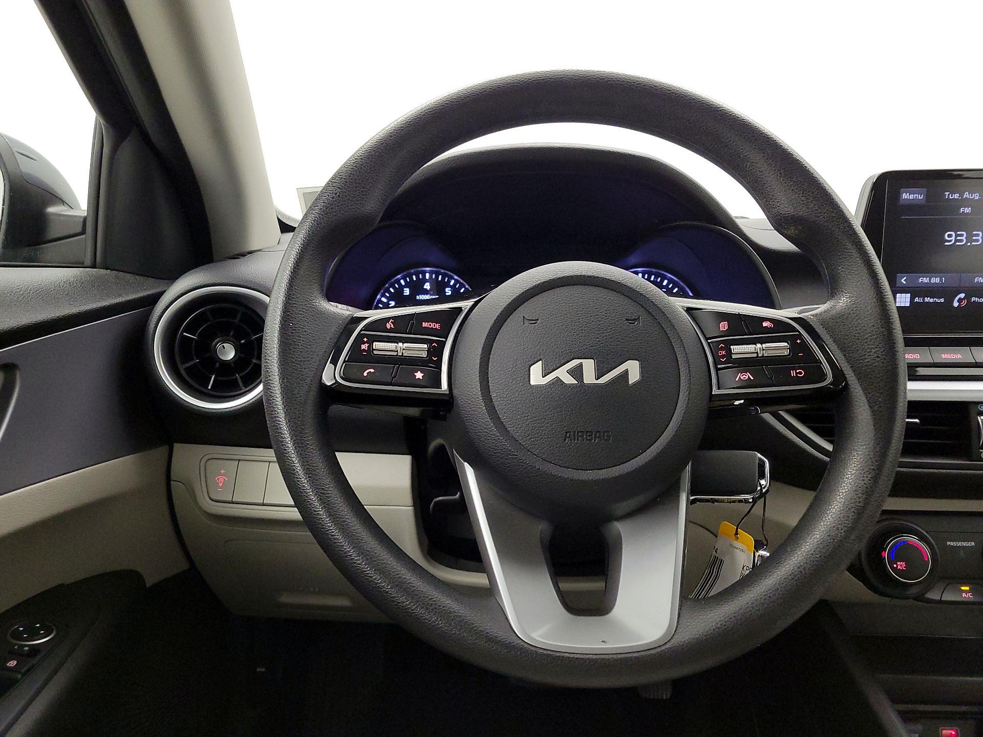 Thumbnail: 2022 Kia Forte - 10