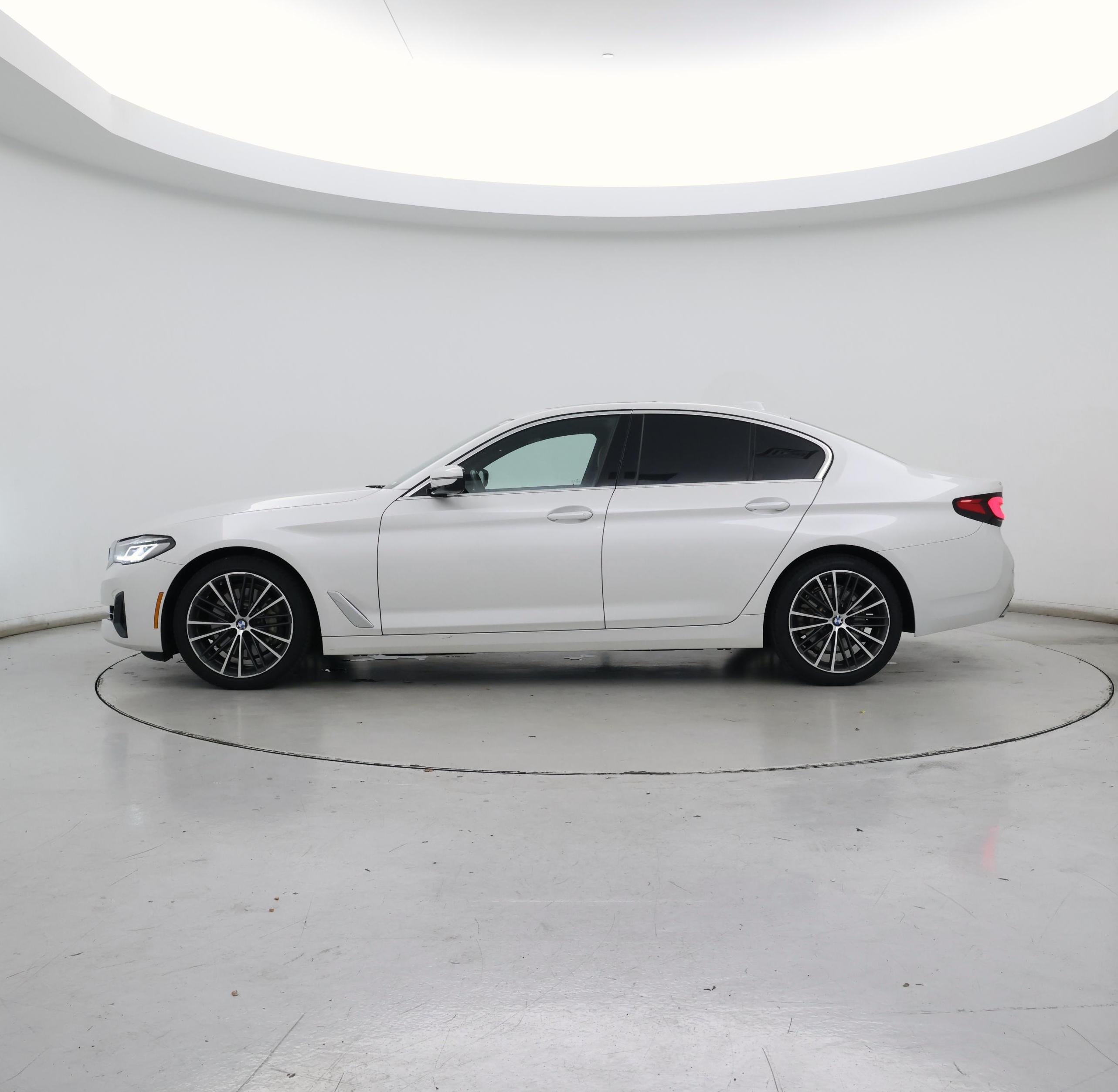 Thumbnail: 2022 BMW 5 Series - 3