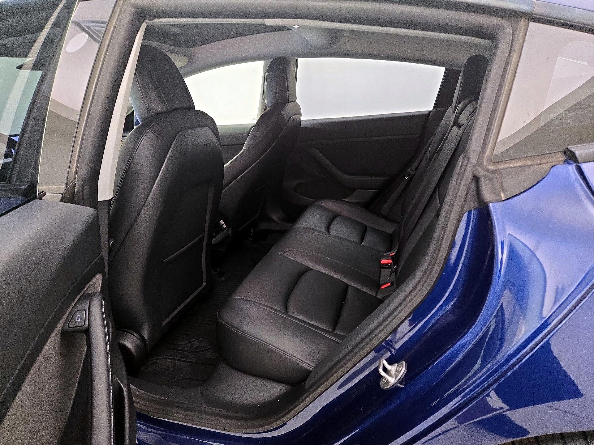 Thumbnail: 2021 Tesla Model 3 - 19