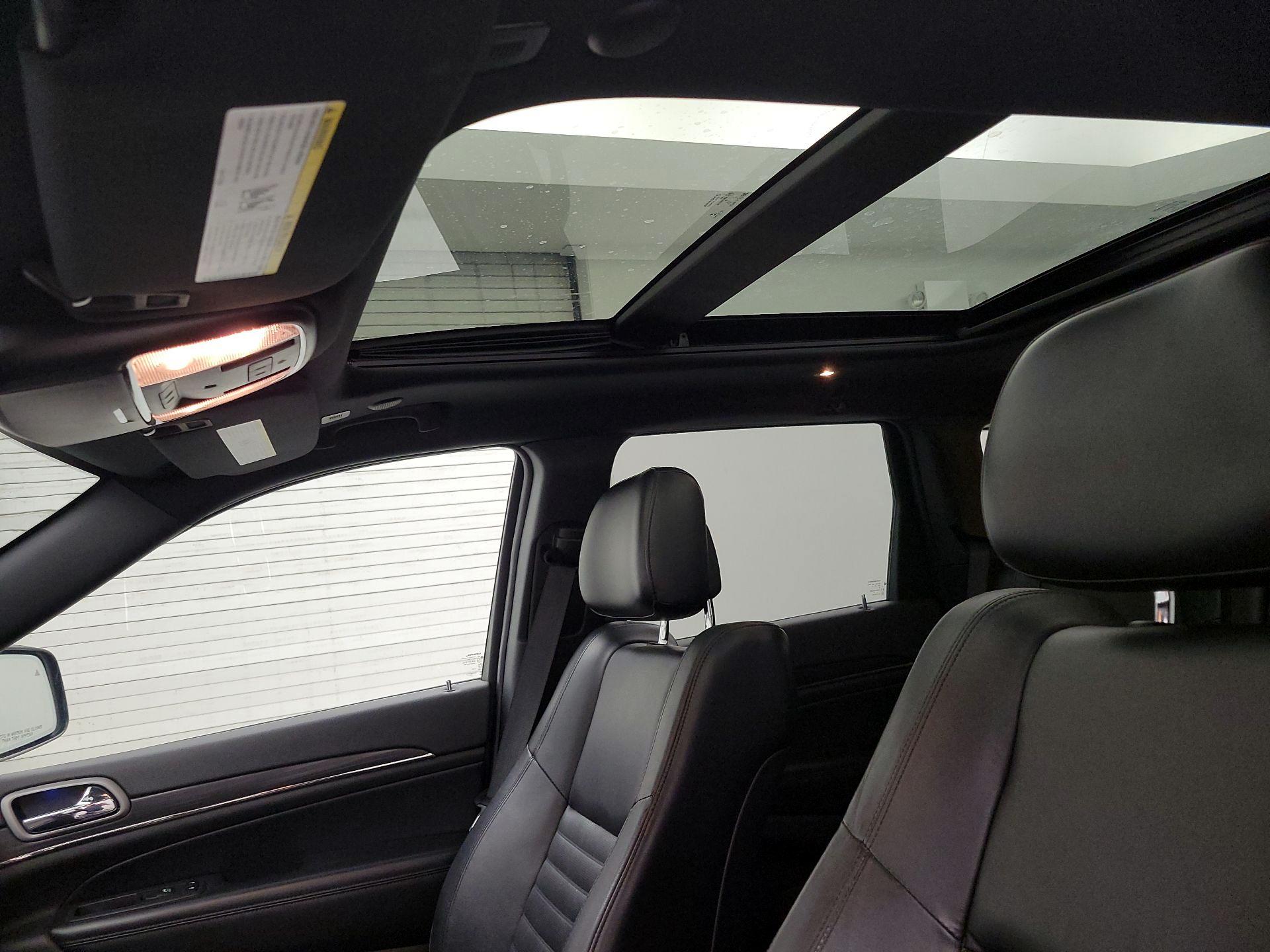 Thumbnail: 2019 Jeep Grand Cherokee - 20