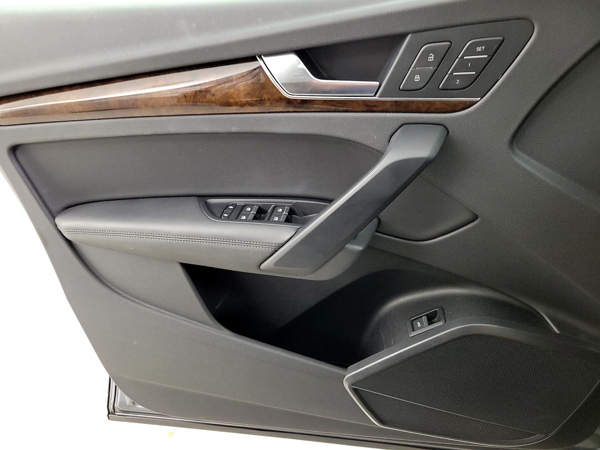 Thumbnail: 2019 Audi Q5 - 12