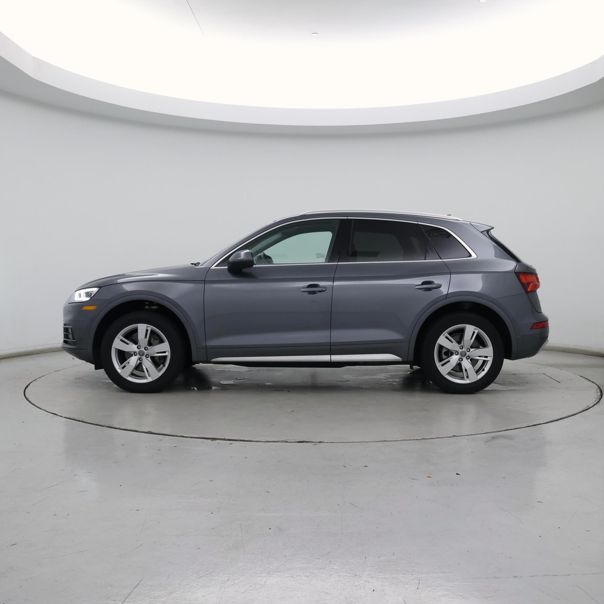 Thumbnail: 2019 Audi Q5 - 3