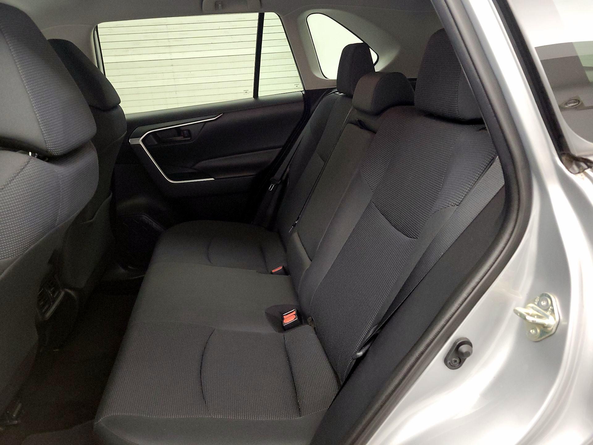 Thumbnail: 2019 Toyota RAV4 - 19