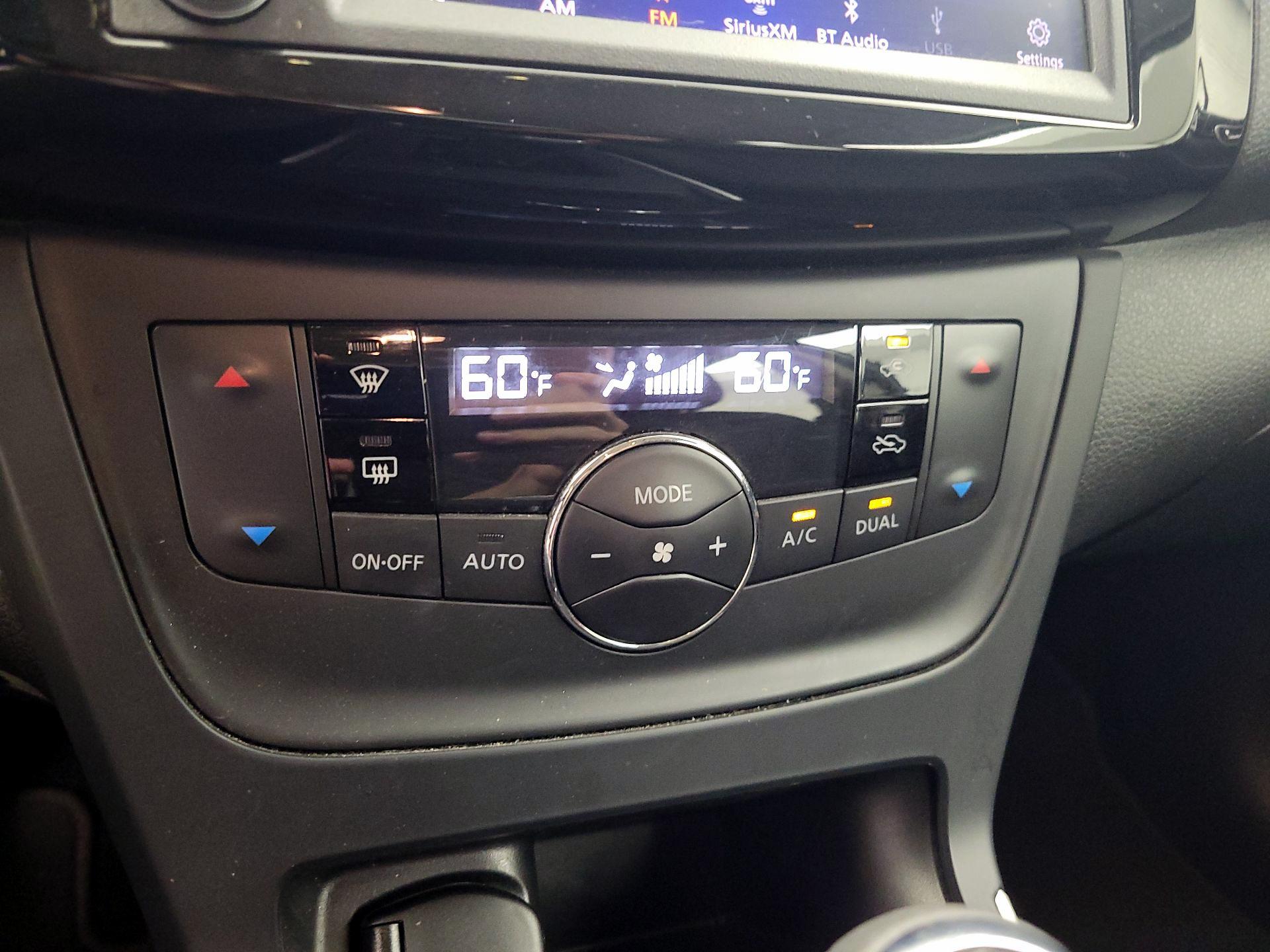 Thumbnail: 2019 Nissan Sentra - 16