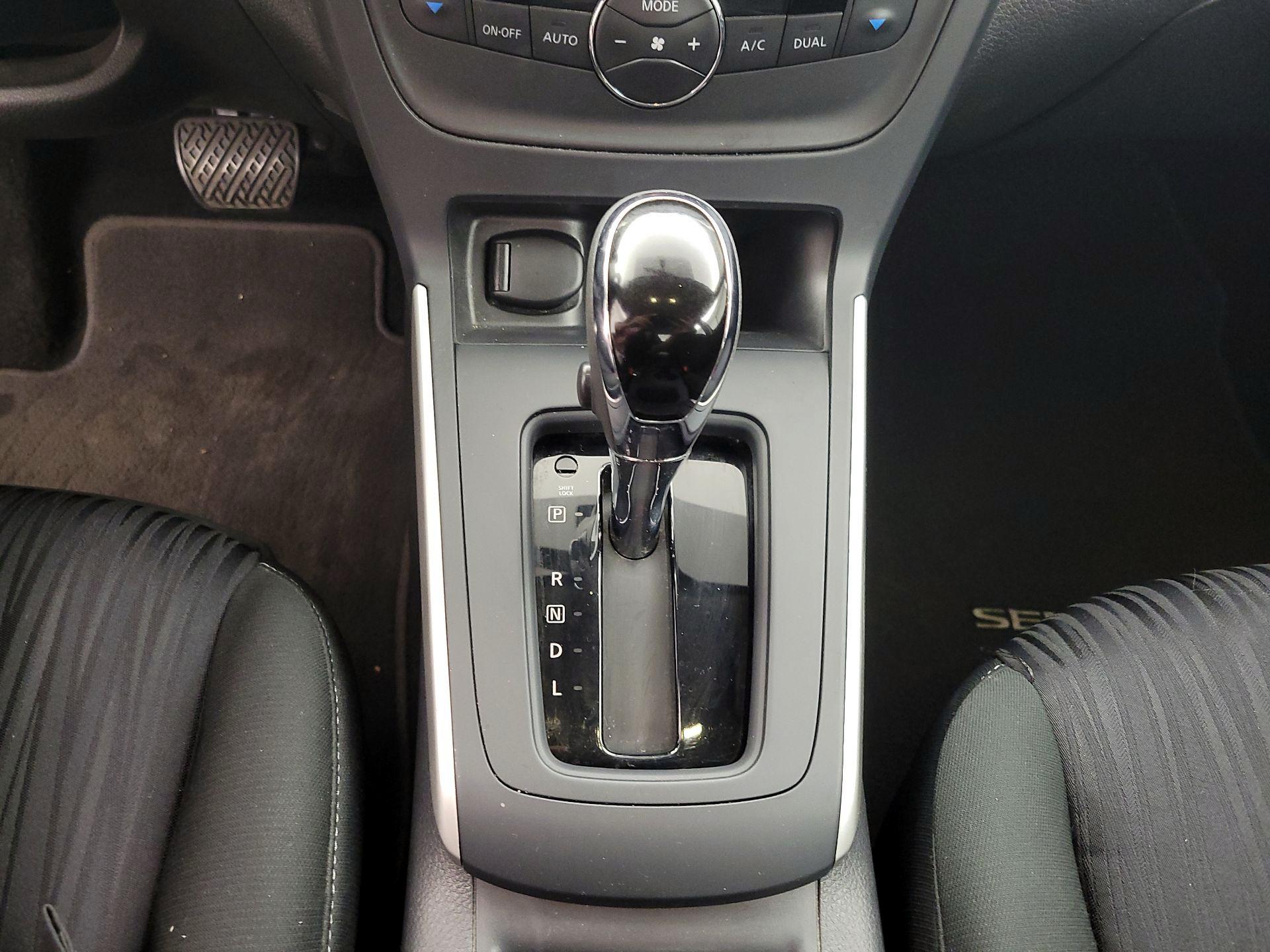 Thumbnail: 2019 Nissan Sentra - 17