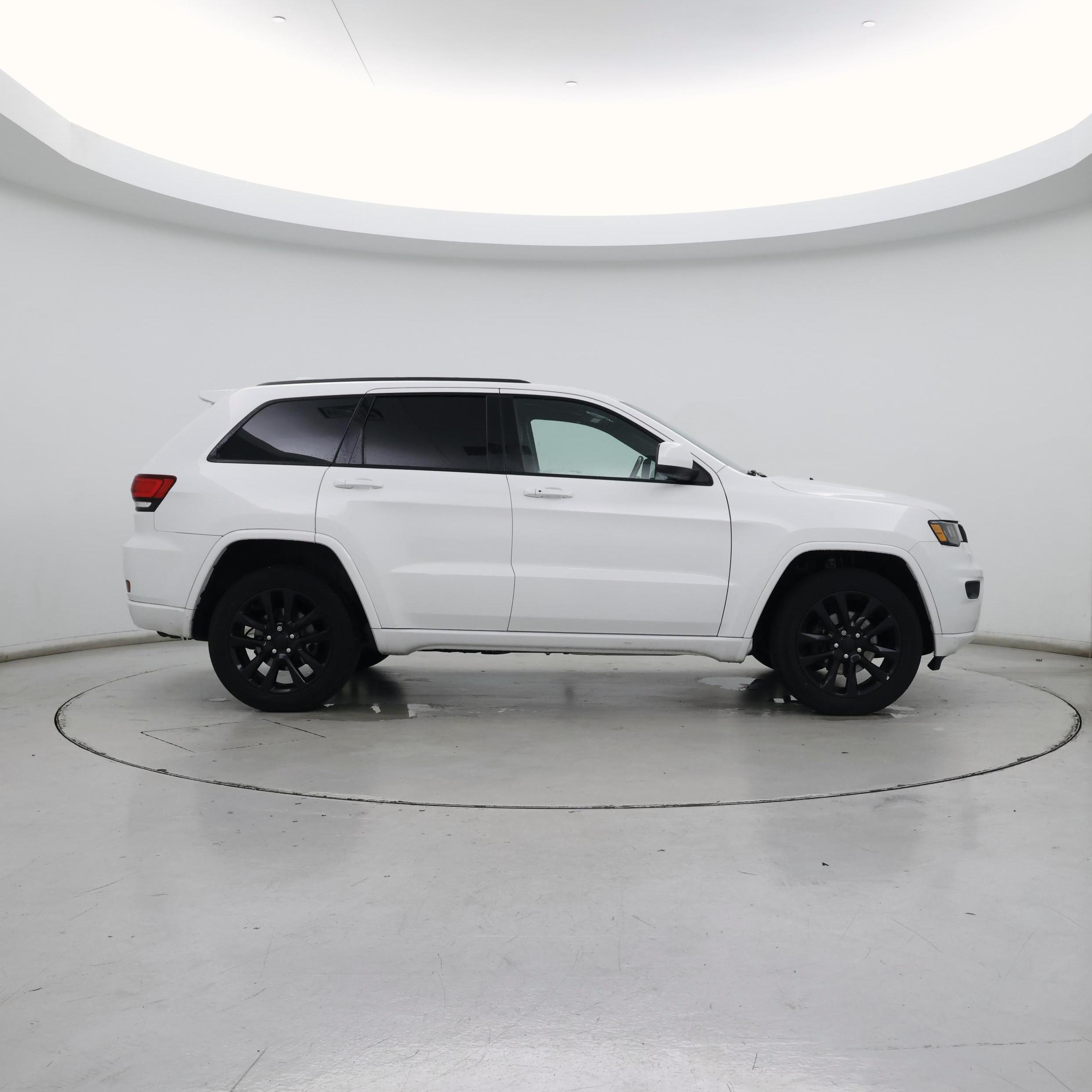 Thumbnail: 2020 Jeep Grand Cherokee - 7