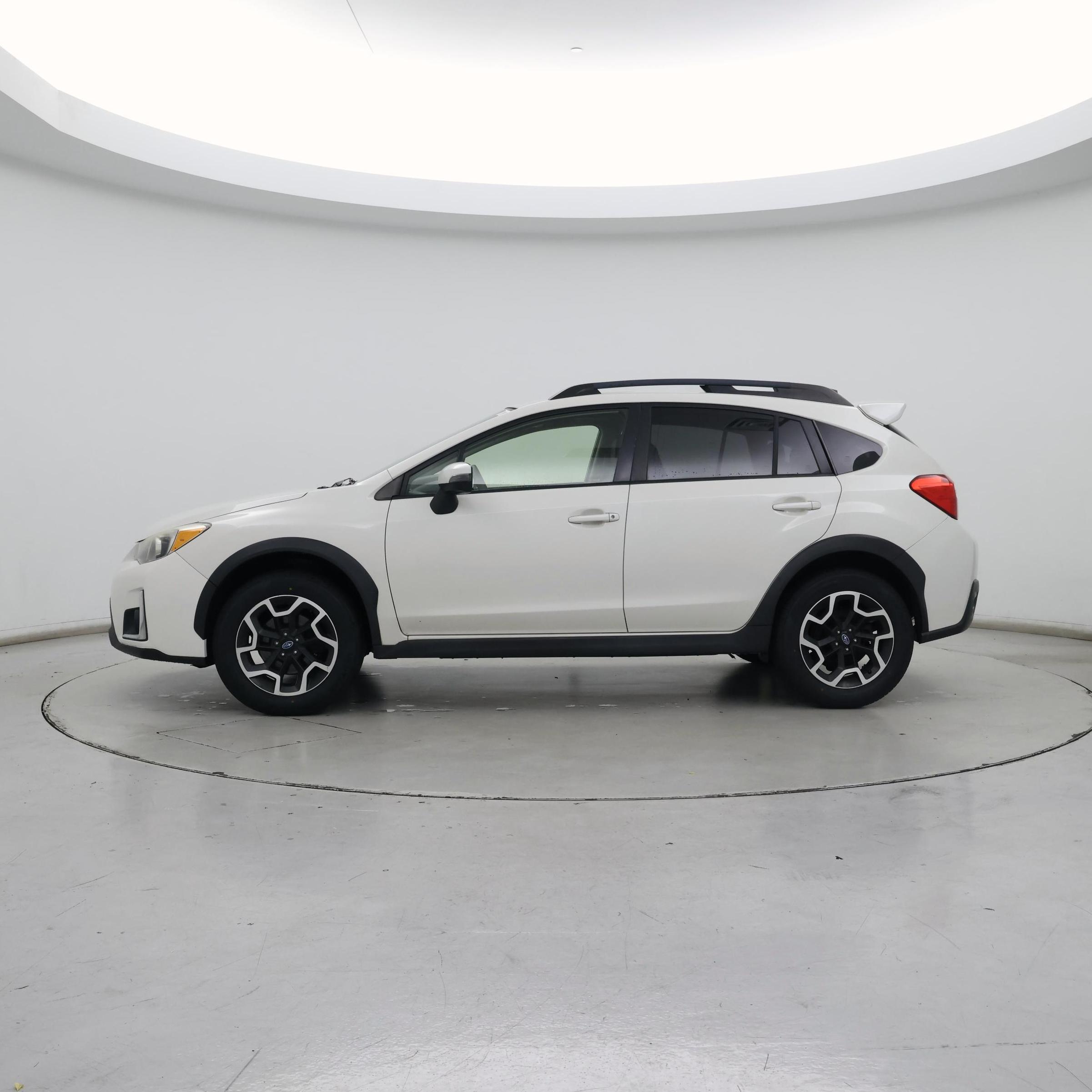 Thumbnail: 2016 Subaru XV Crosstrek - 3