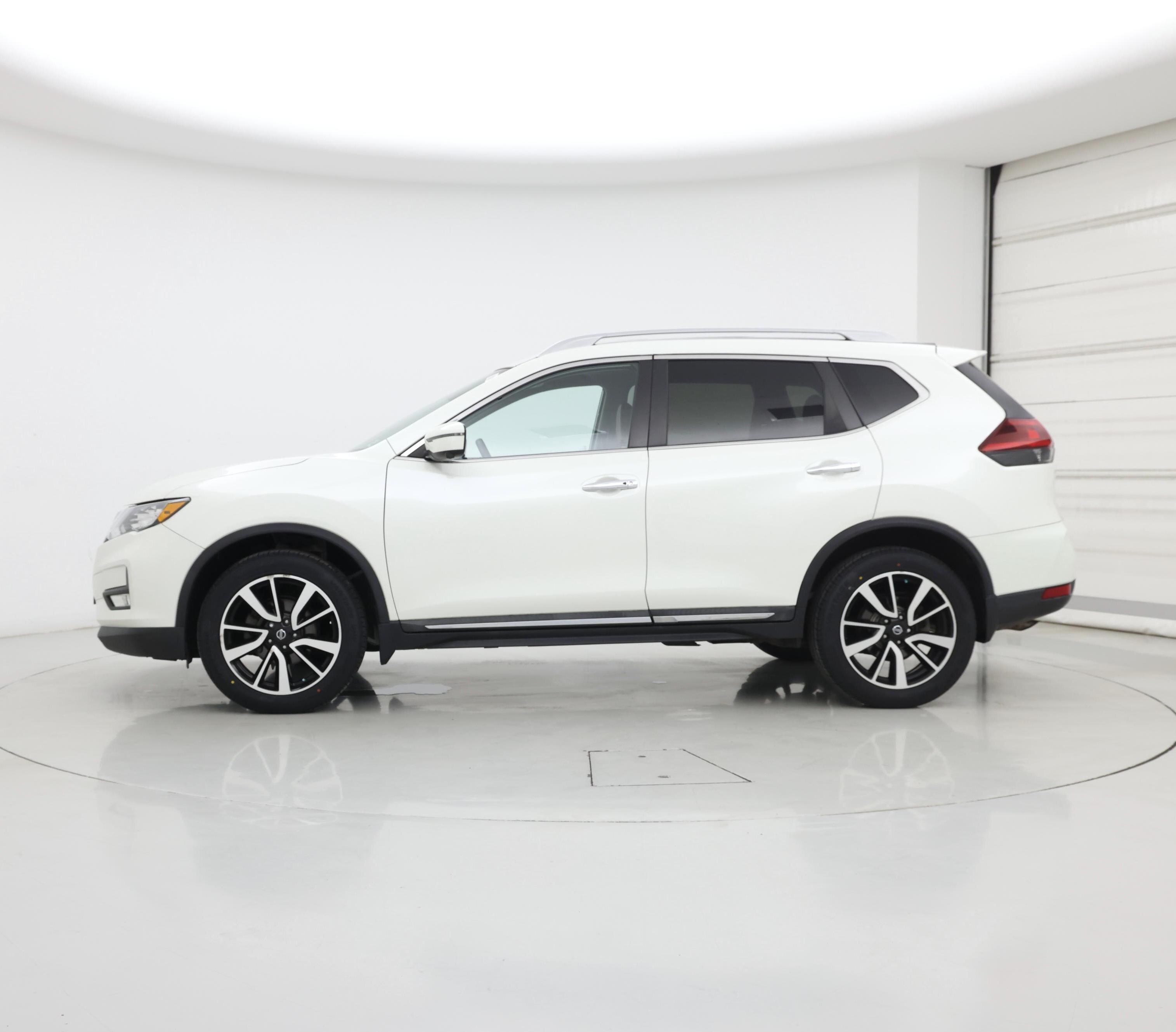 Thumbnail: 2019 Nissan Rogue - 3