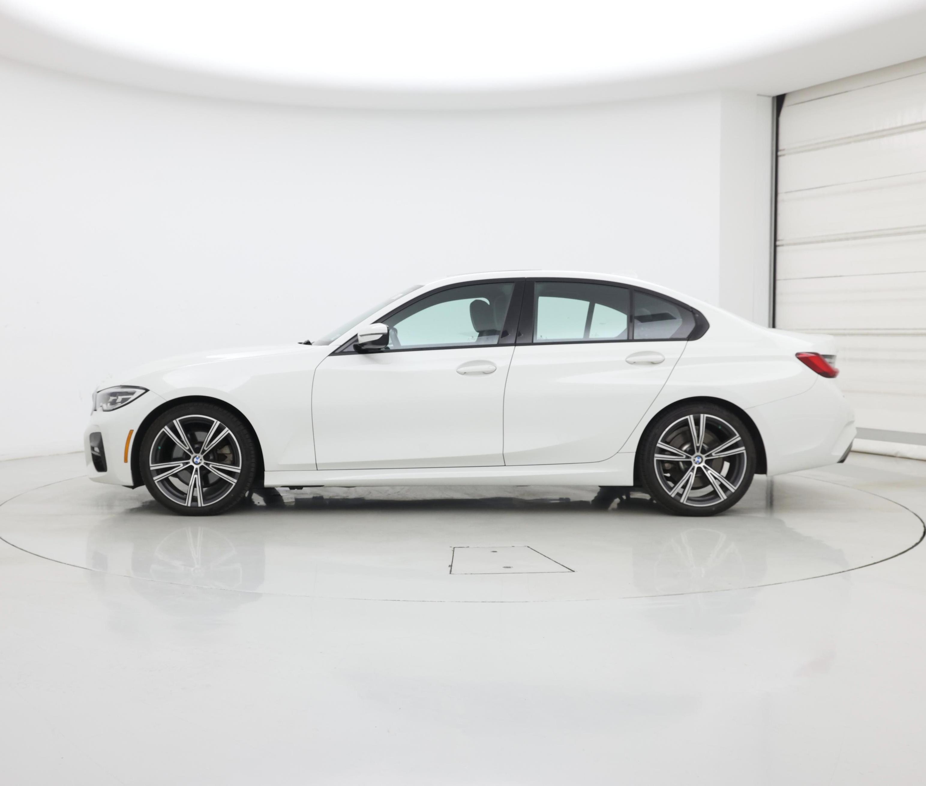 Thumbnail: 2020 BMW 3 Series - 3