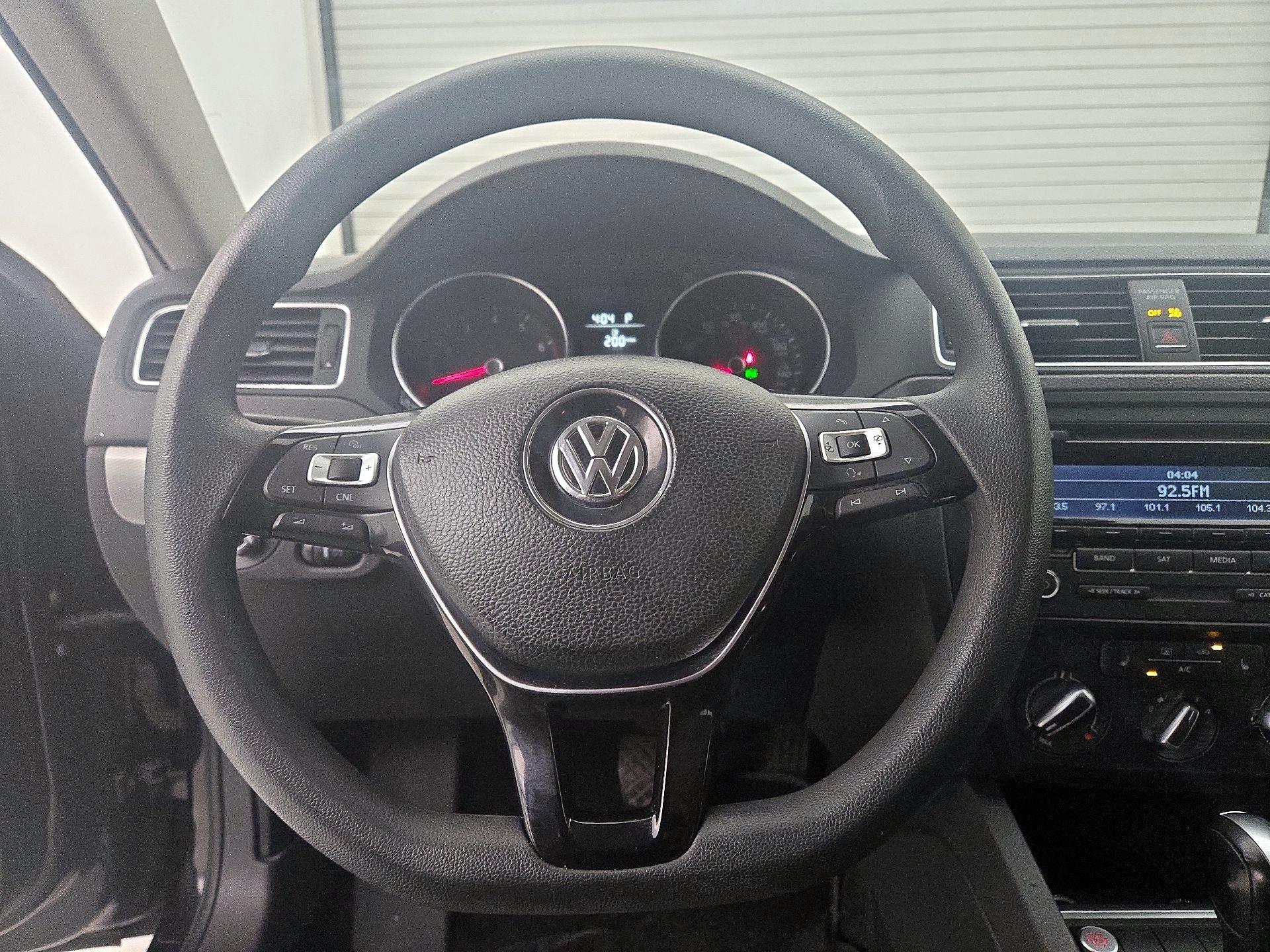 Thumbnail: 2015 Volkswagen Jetta - 10