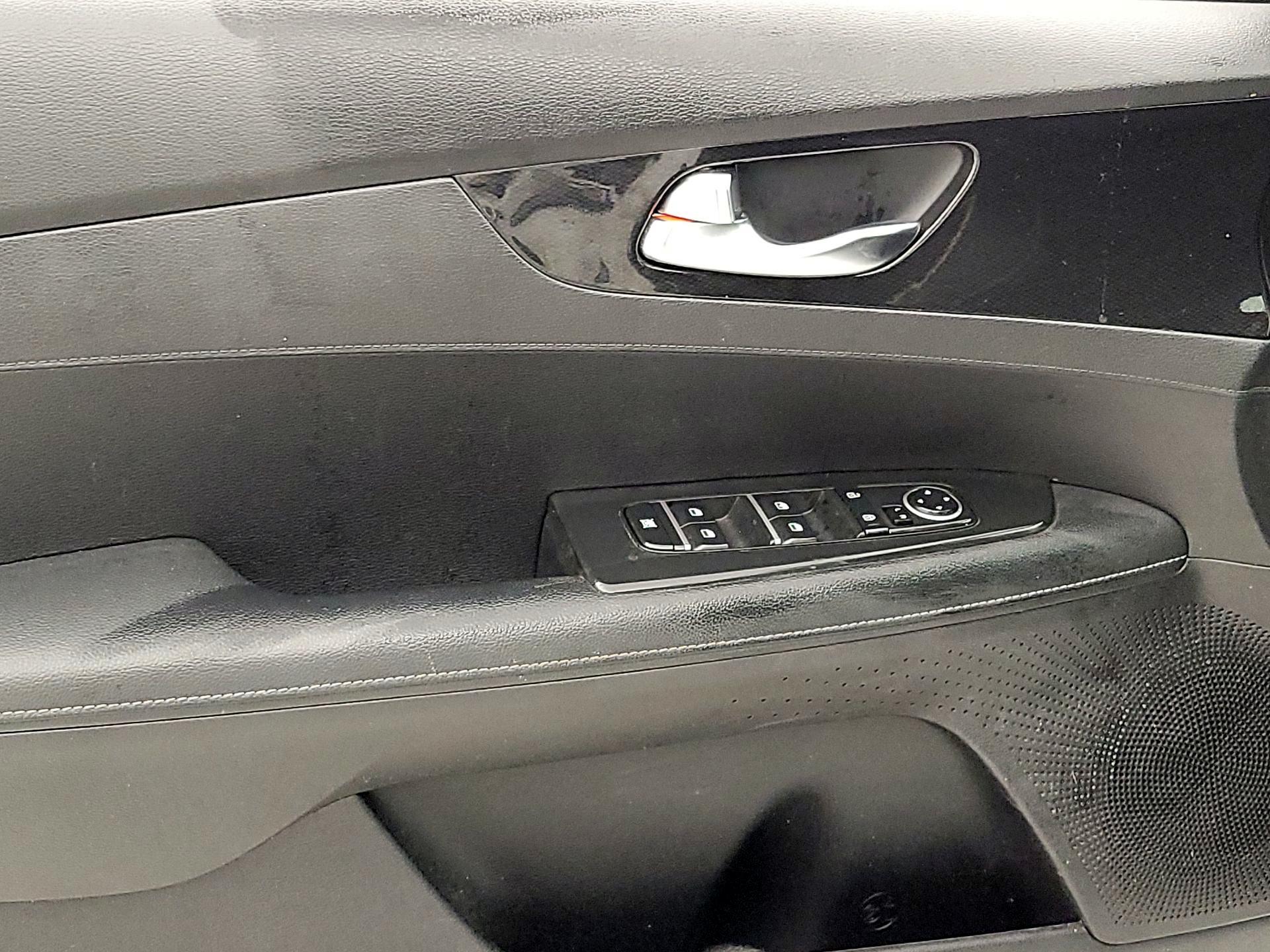 Thumbnail: 2022 Kia Forte - 12