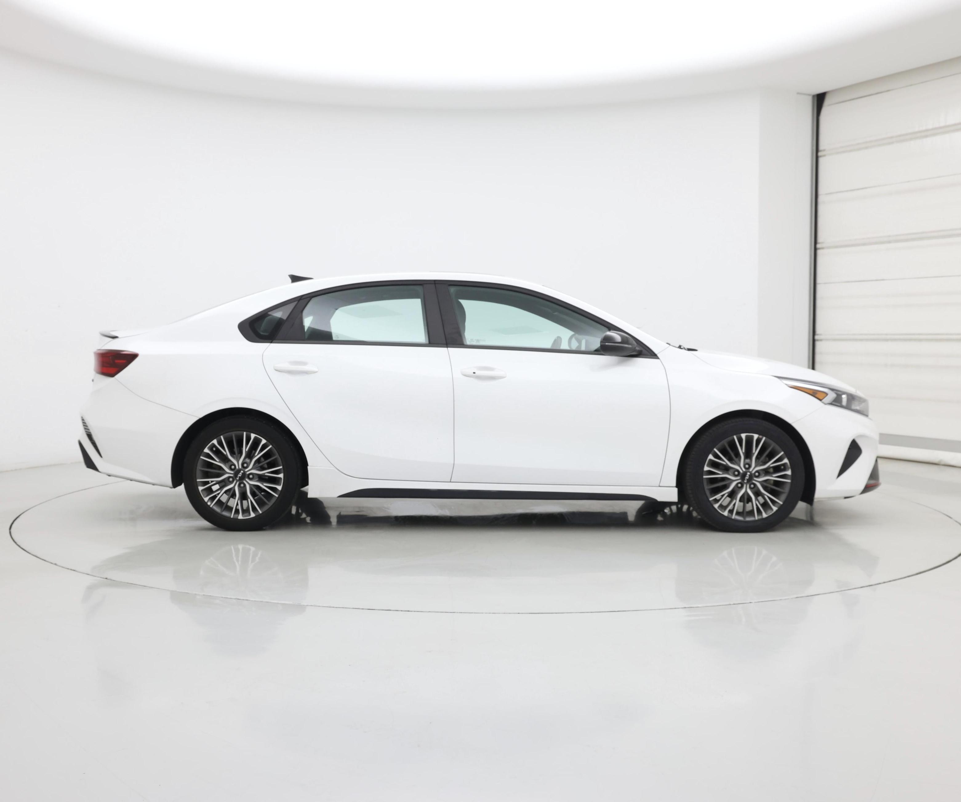 Thumbnail: 2022 Kia Forte - 7