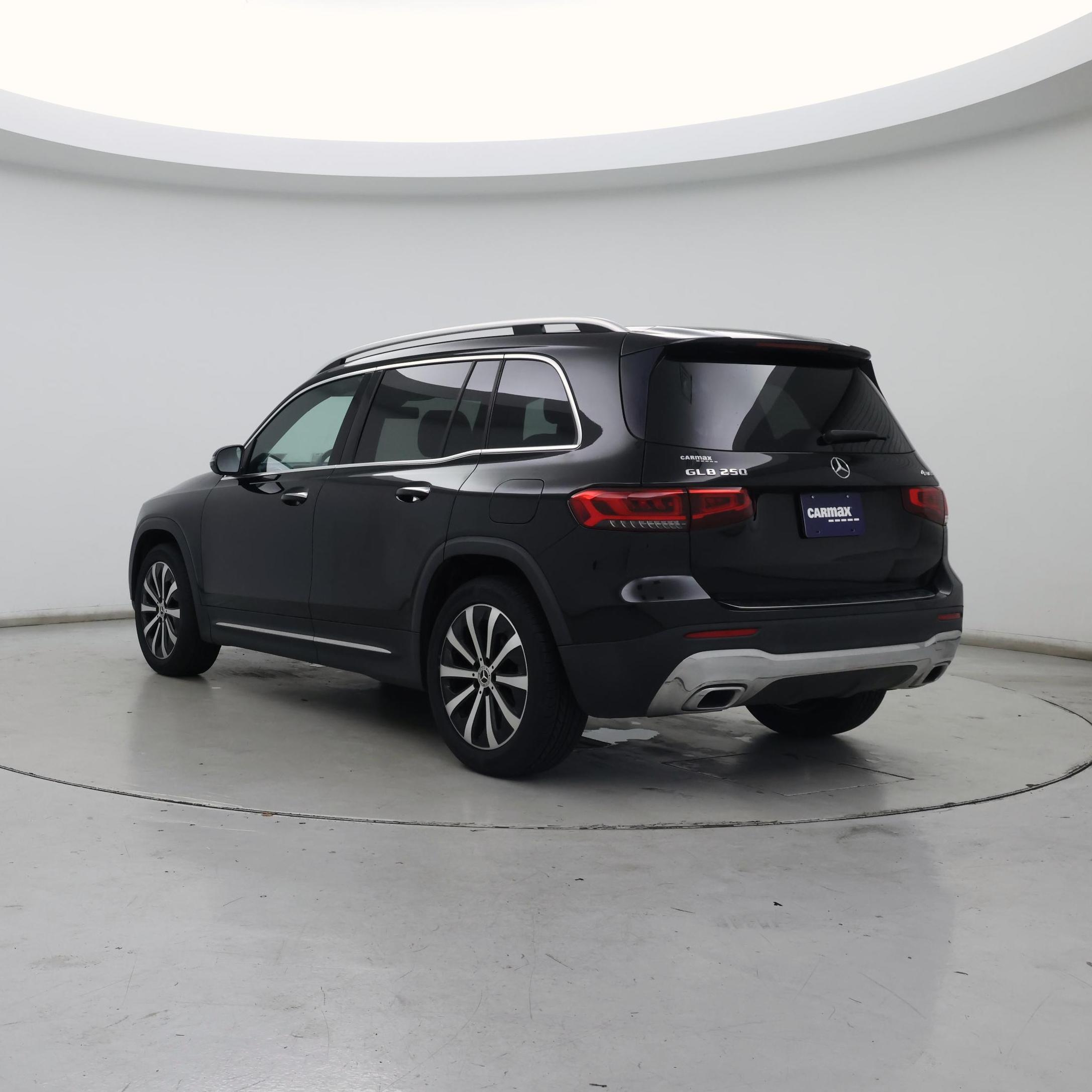 Thumbnail: 2020 Mercedes-Benz GLB - 2