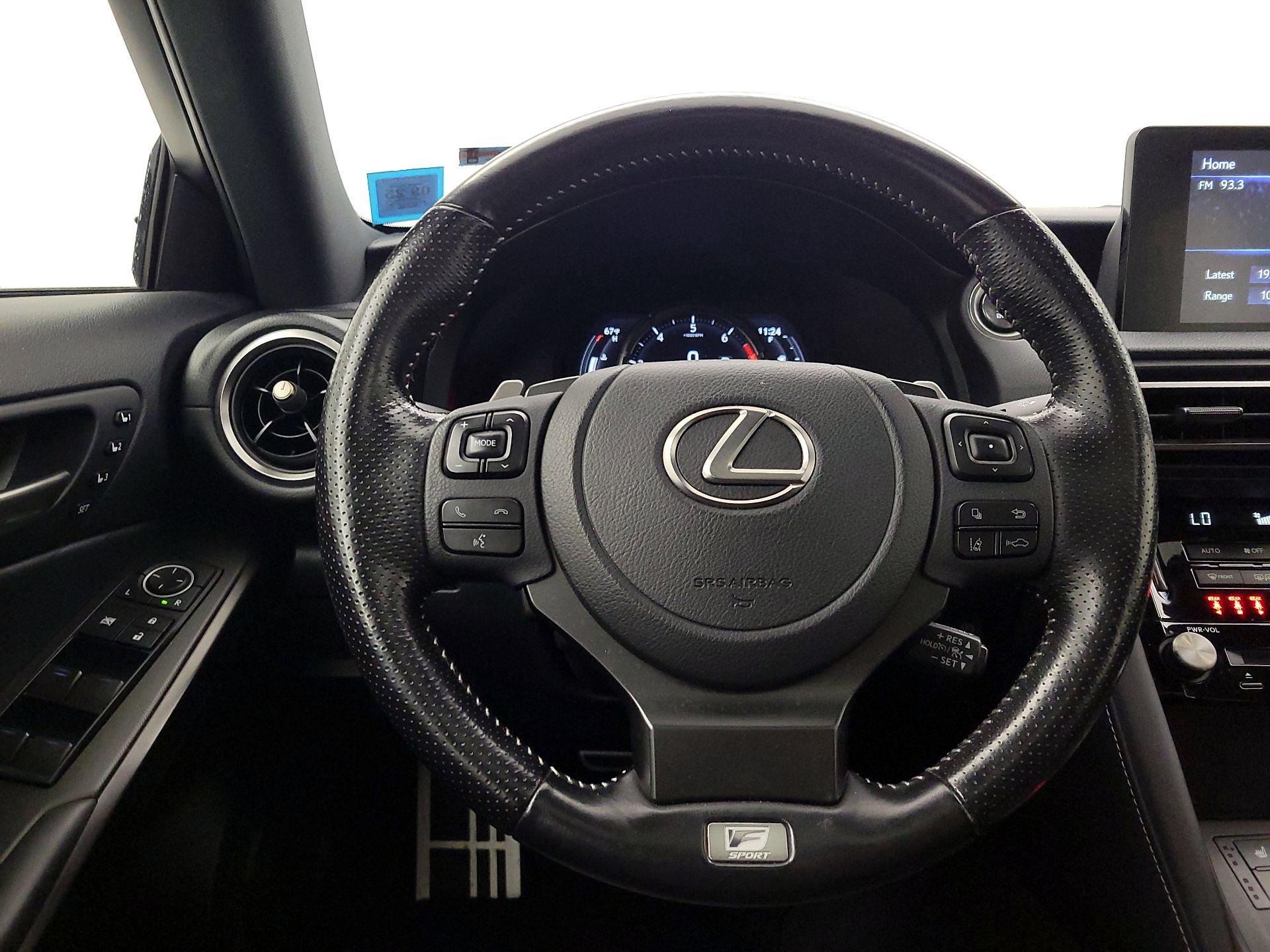 Thumbnail: 2022 Lexus IS - 10