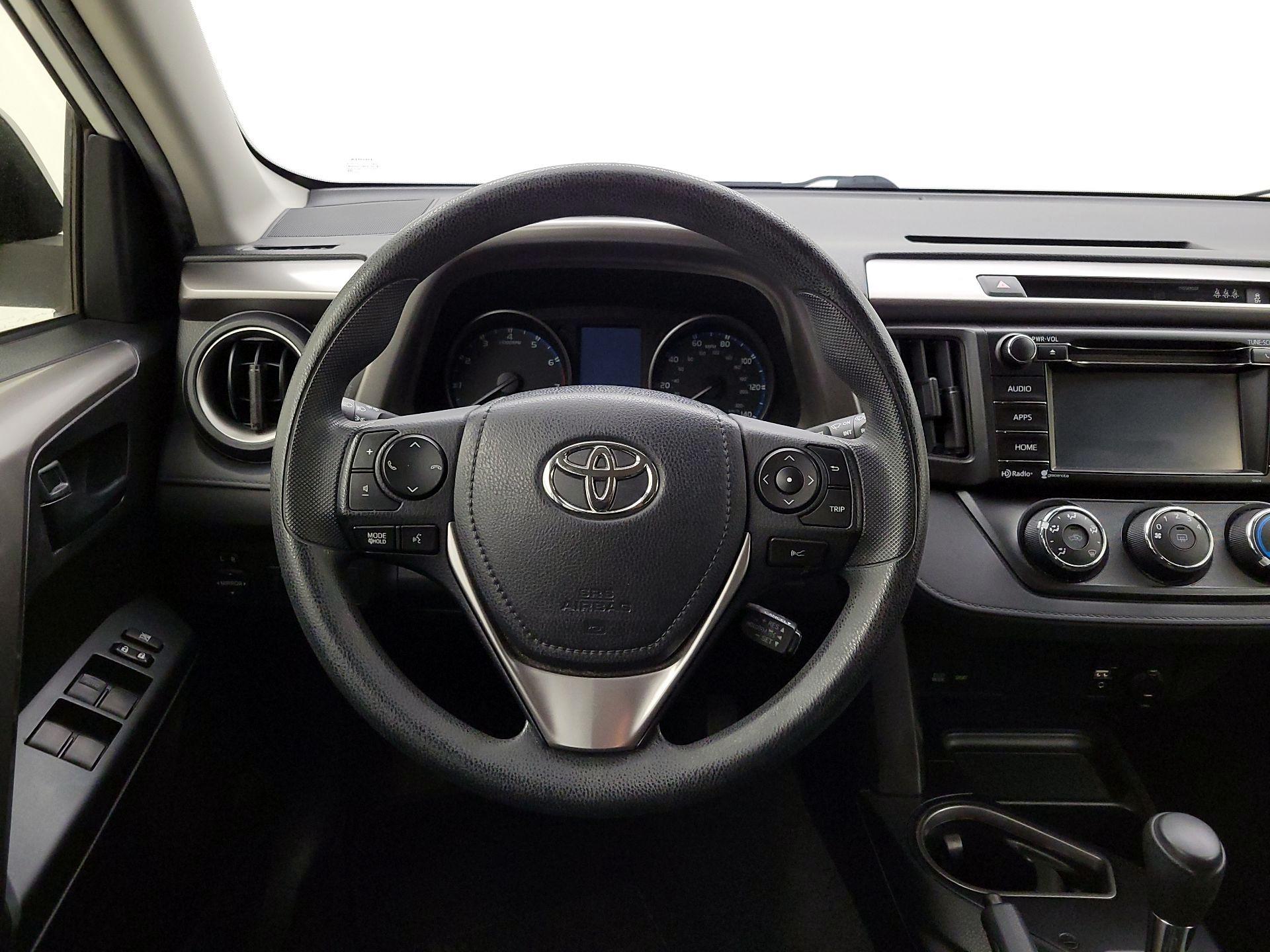 Thumbnail: 2017 Toyota RAV4 - 10