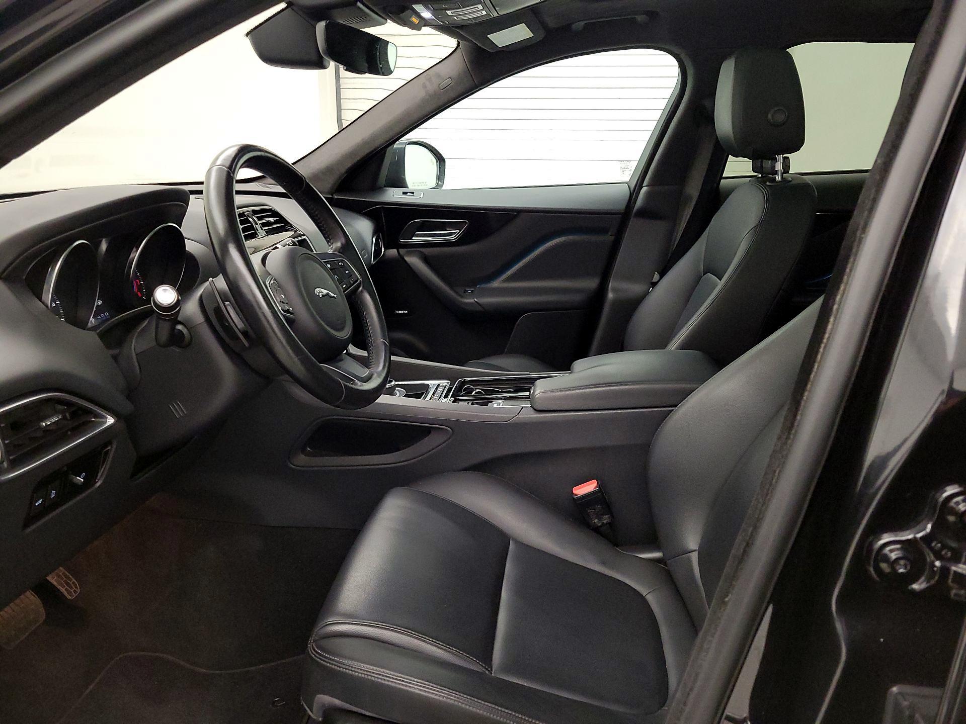 Thumbnail: 2020 Jaguar F-Pace - 11