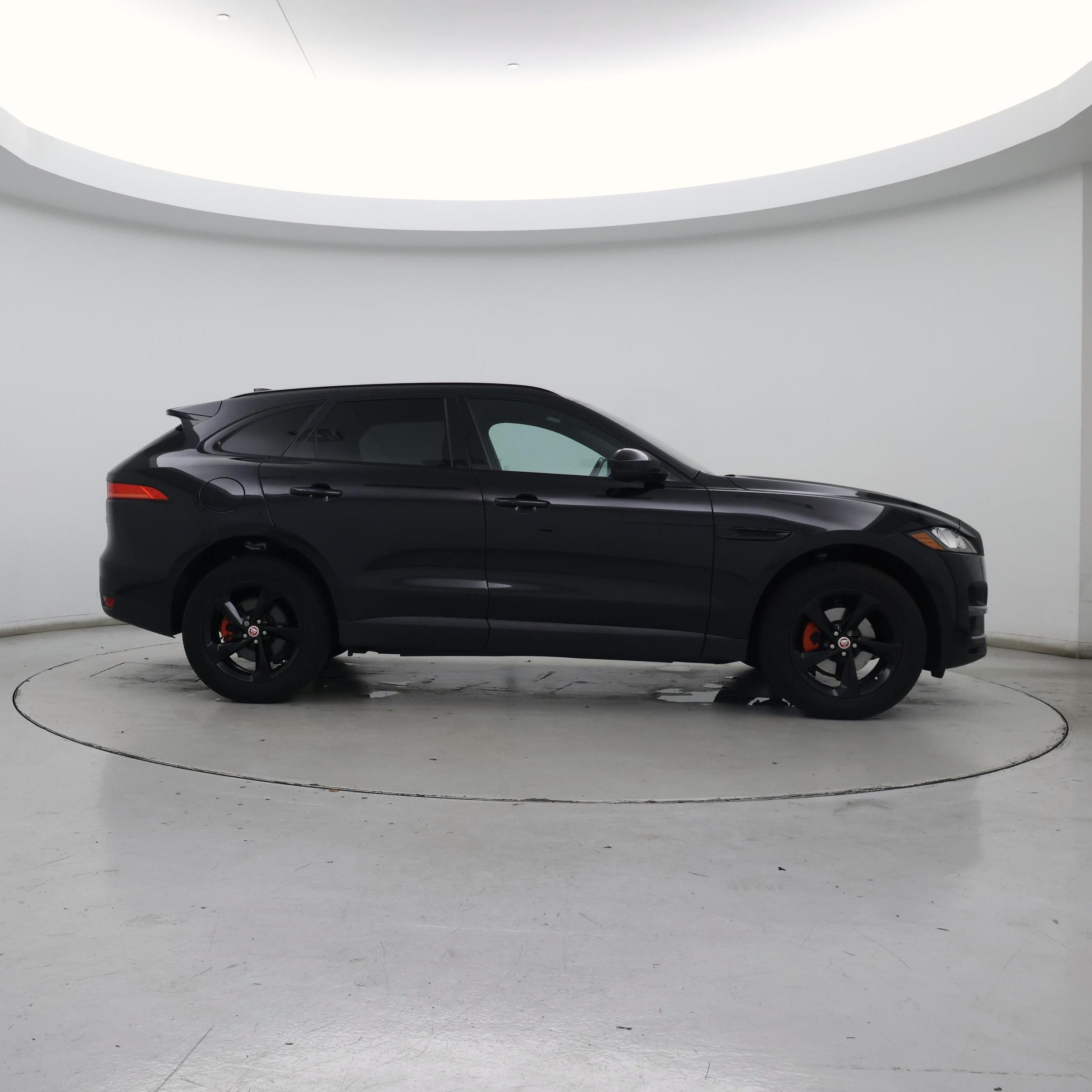 Thumbnail: 2020 Jaguar F-Pace - 7