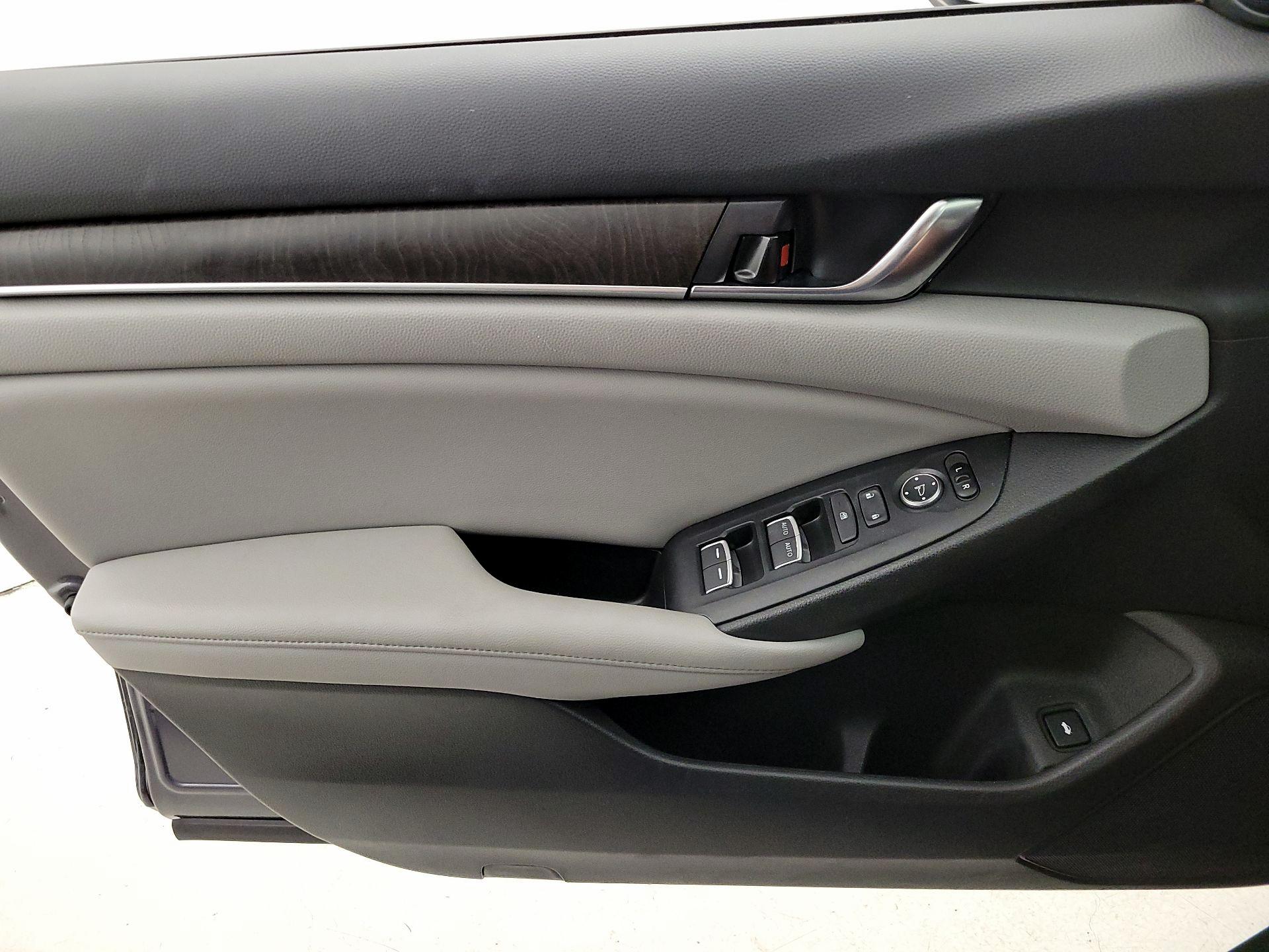 Thumbnail: 2019 Honda Accord - 12